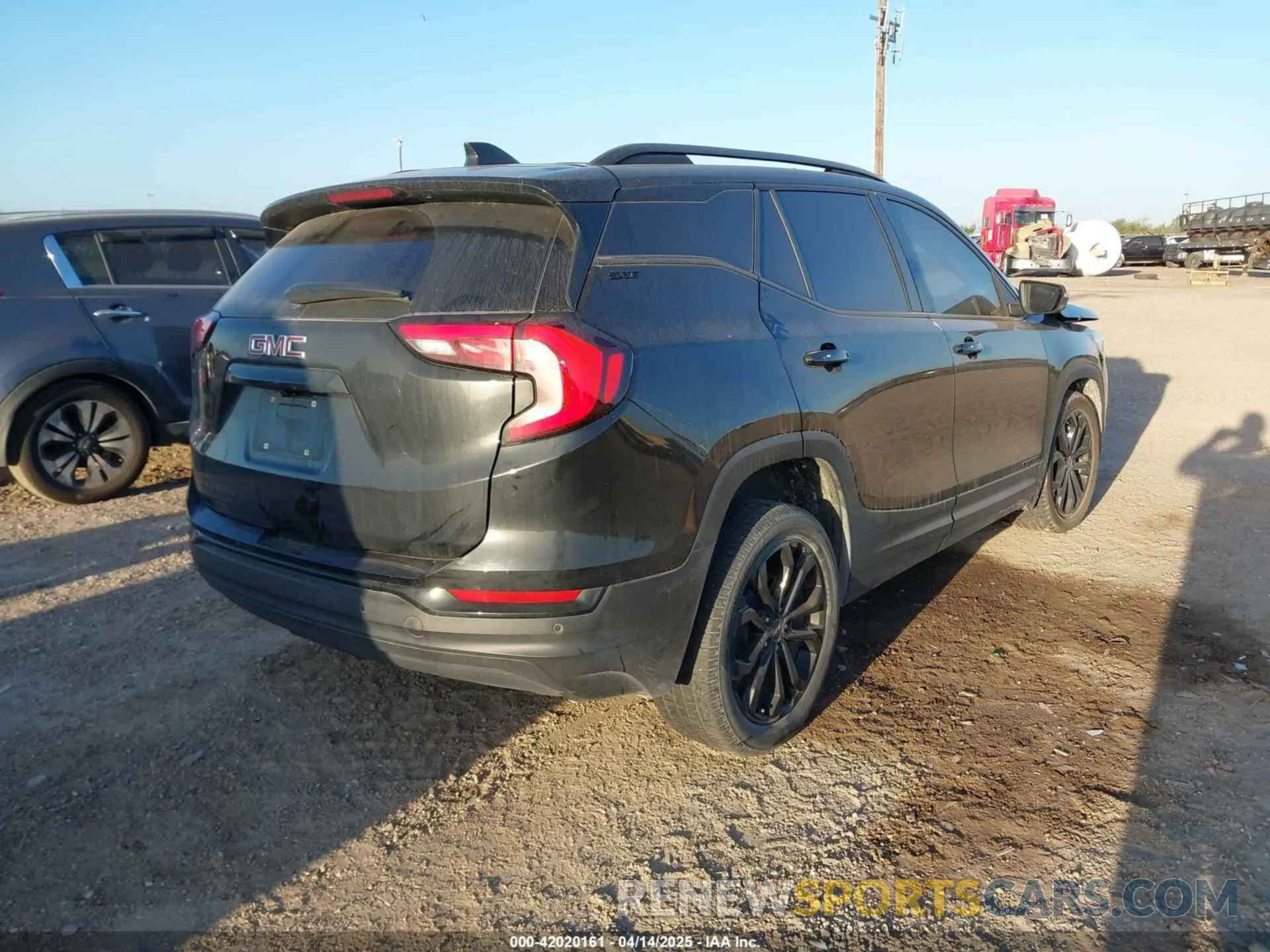 4 fotografías del automóvil dañado 3GKALPEV6ML345507 GMC TERRAIN 2021