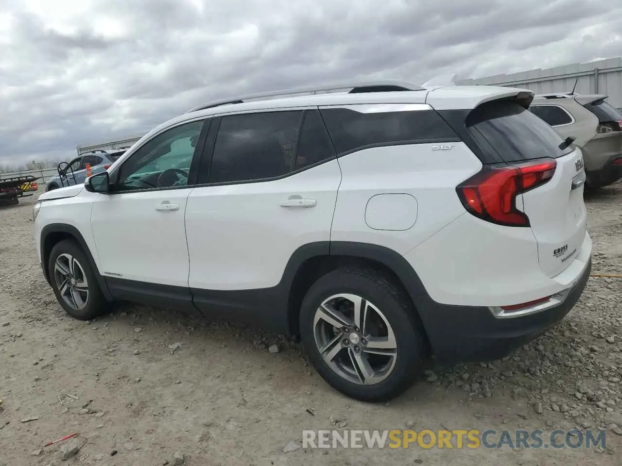 2 fotografías del automóvil dañado 3GKALVEV2ML305638 GMC TERRAIN 2021