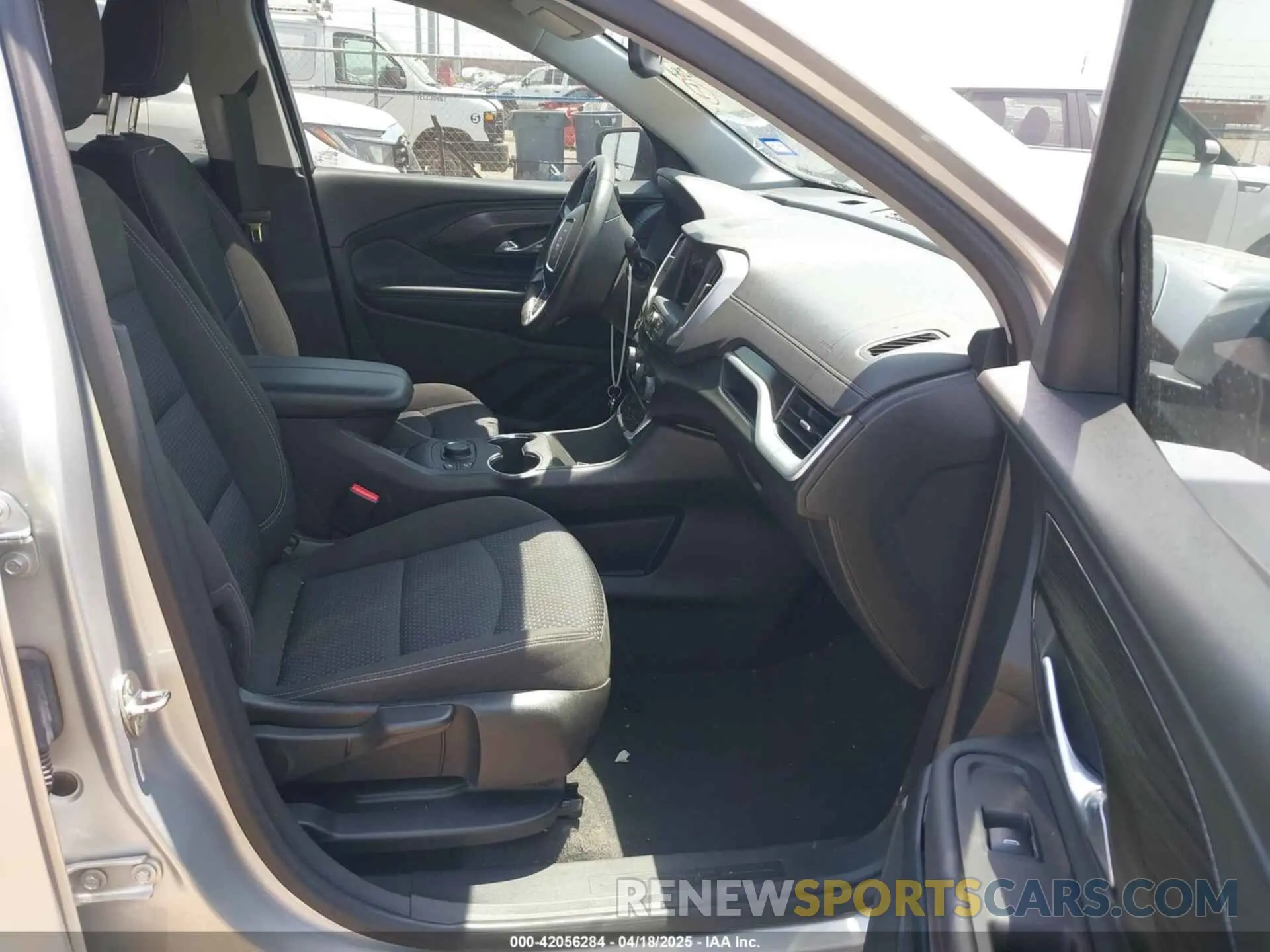 5 fotografías del automóvil dañado 3GKALMEV0NL277270 GMC TERRAIN 2022