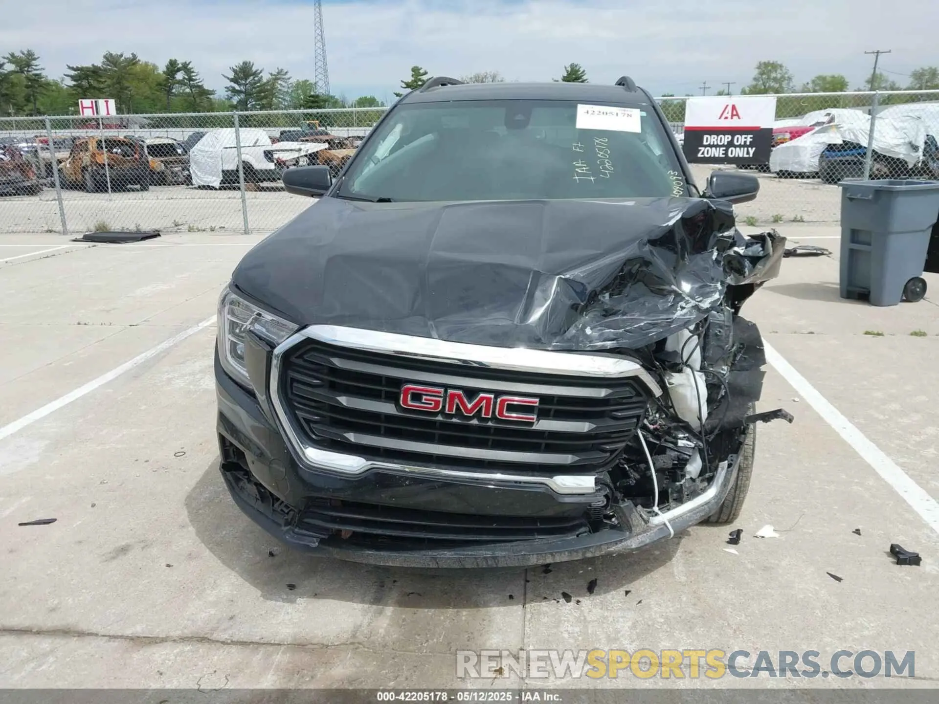 13 fotografías del automóvil dañado 3GKALMEV4NL274386 GMC TERRAIN 2022