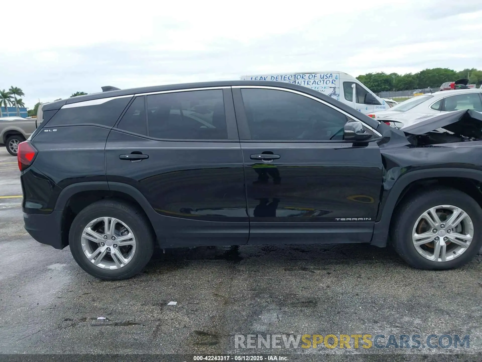 13 fotografías del automóvil dañado 3GKALMEV5NL174474 GMC TERRAIN 2022