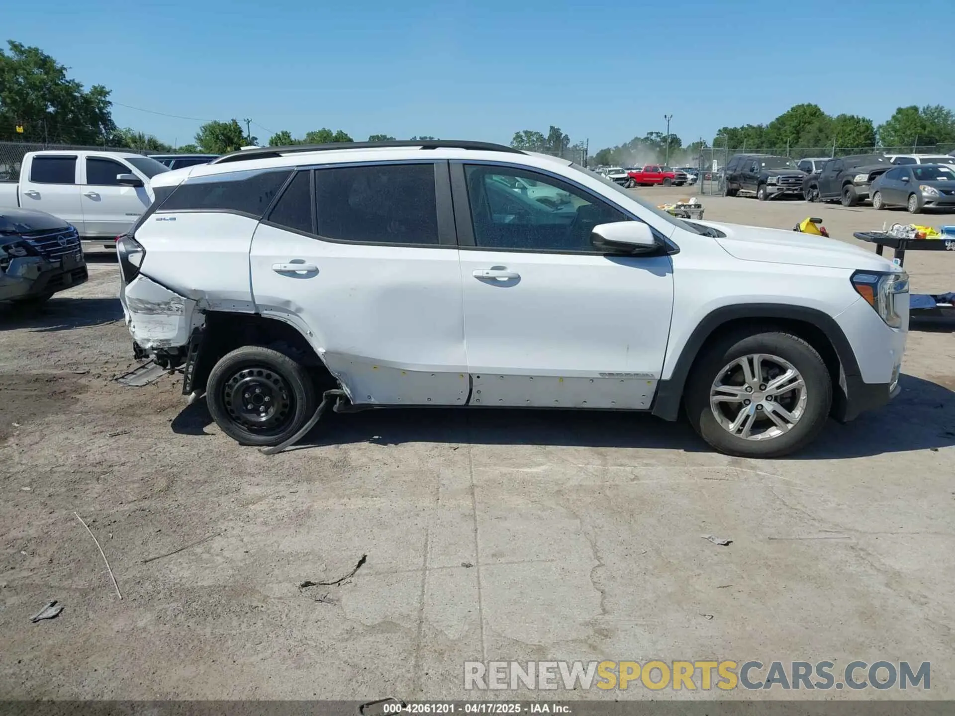 13 fotografías del automóvil dañado 3GKALMEV6NL310501 GMC TERRAIN 2022