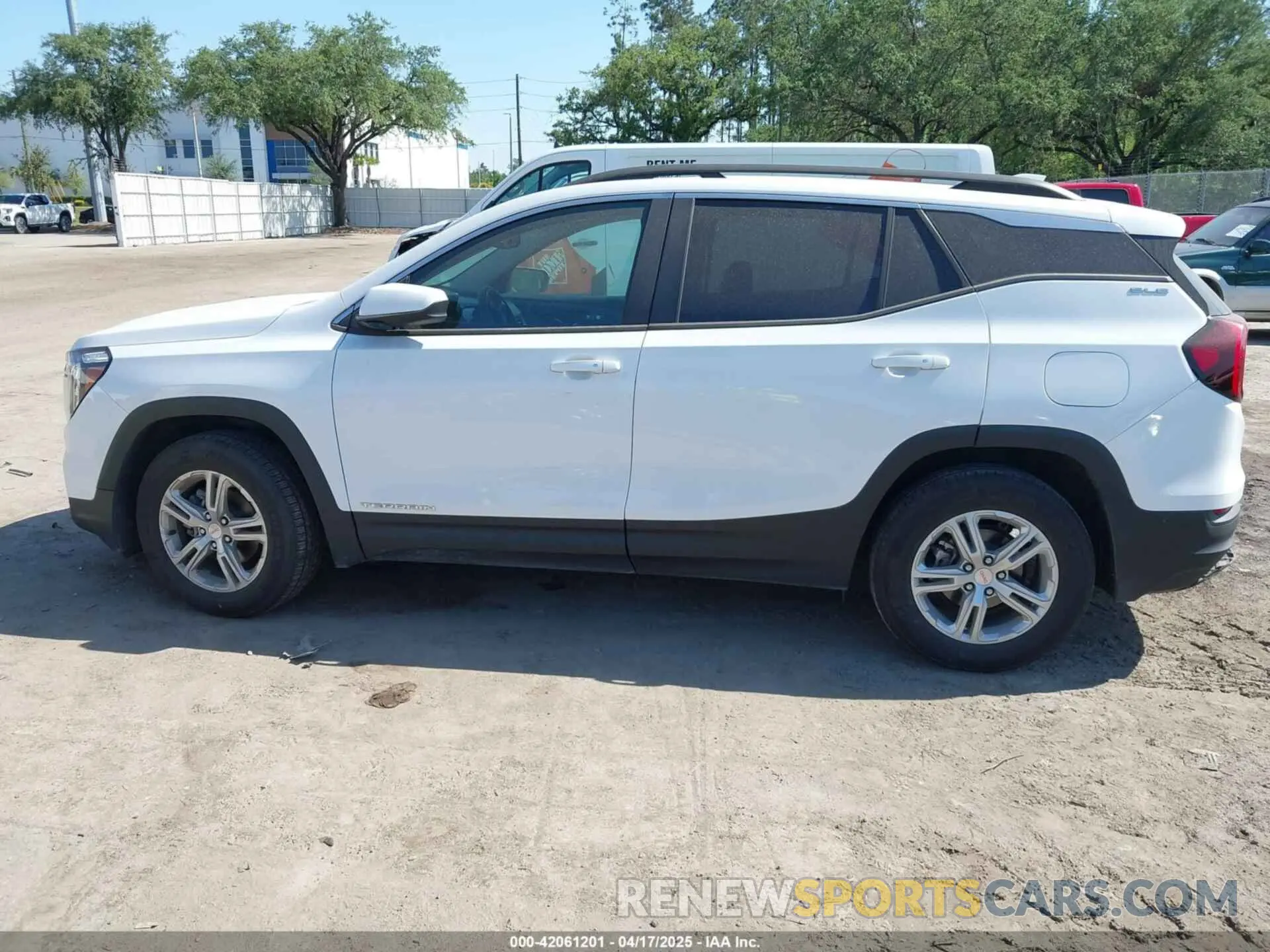 14 fotografías del automóvil dañado 3GKALMEV6NL310501 GMC TERRAIN 2022