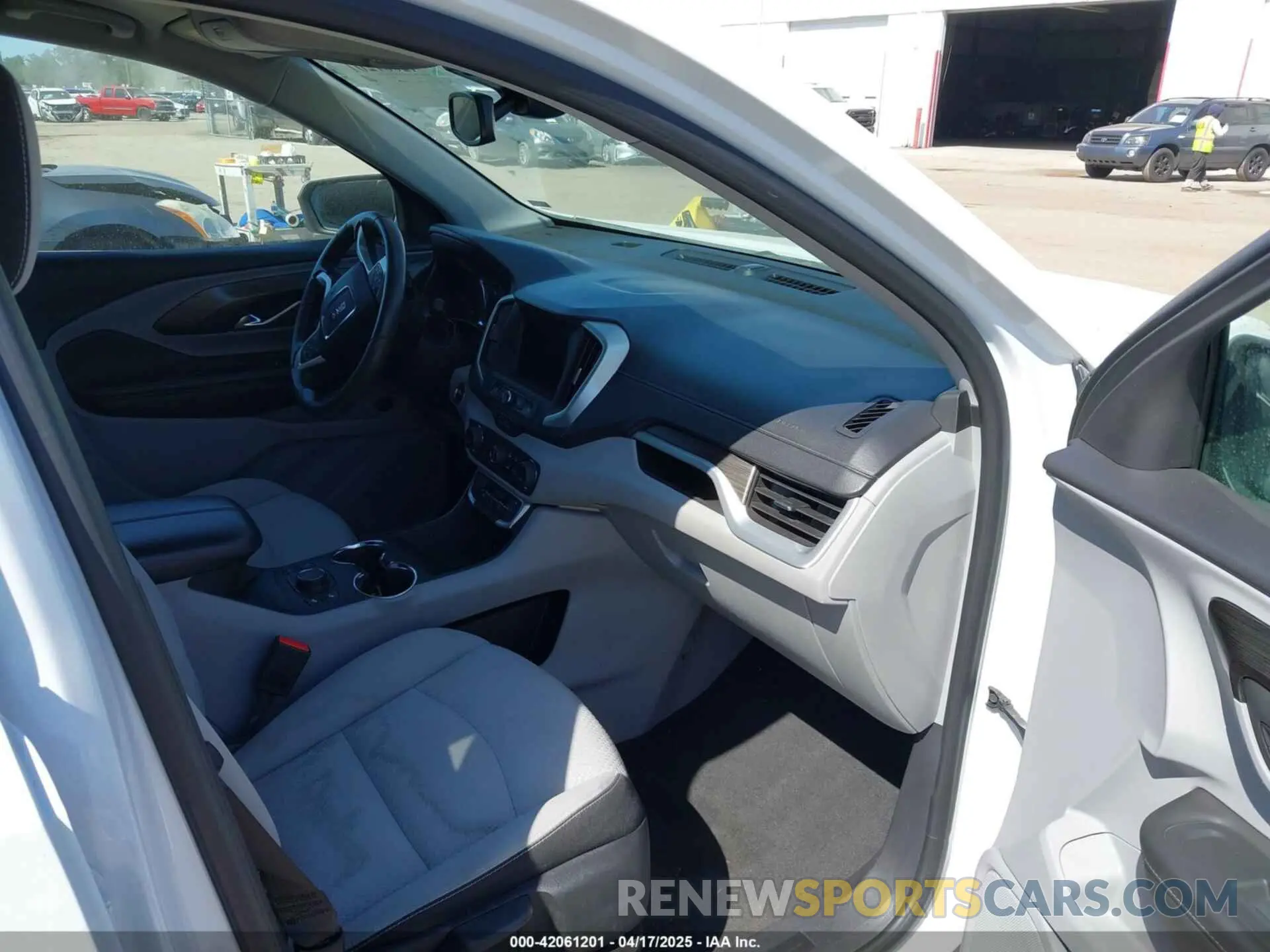 5 fotografías del automóvil dañado 3GKALMEV6NL310501 GMC TERRAIN 2022
