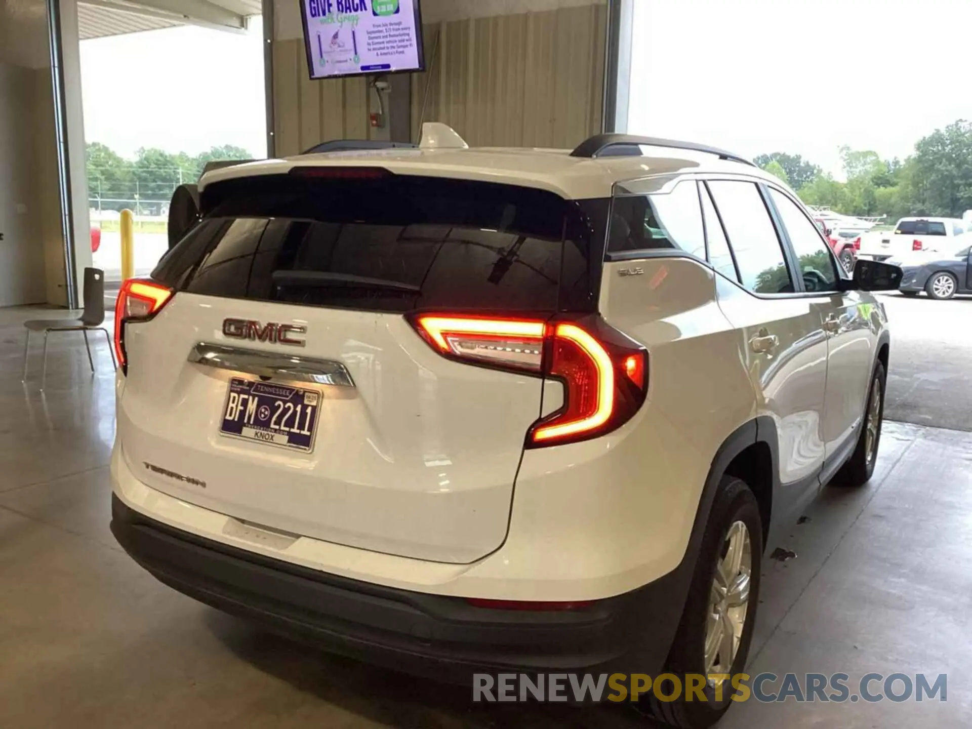24 fotografías del automóvil dañado 3GKALMEV9NL212210 GMC TERRAIN 2022