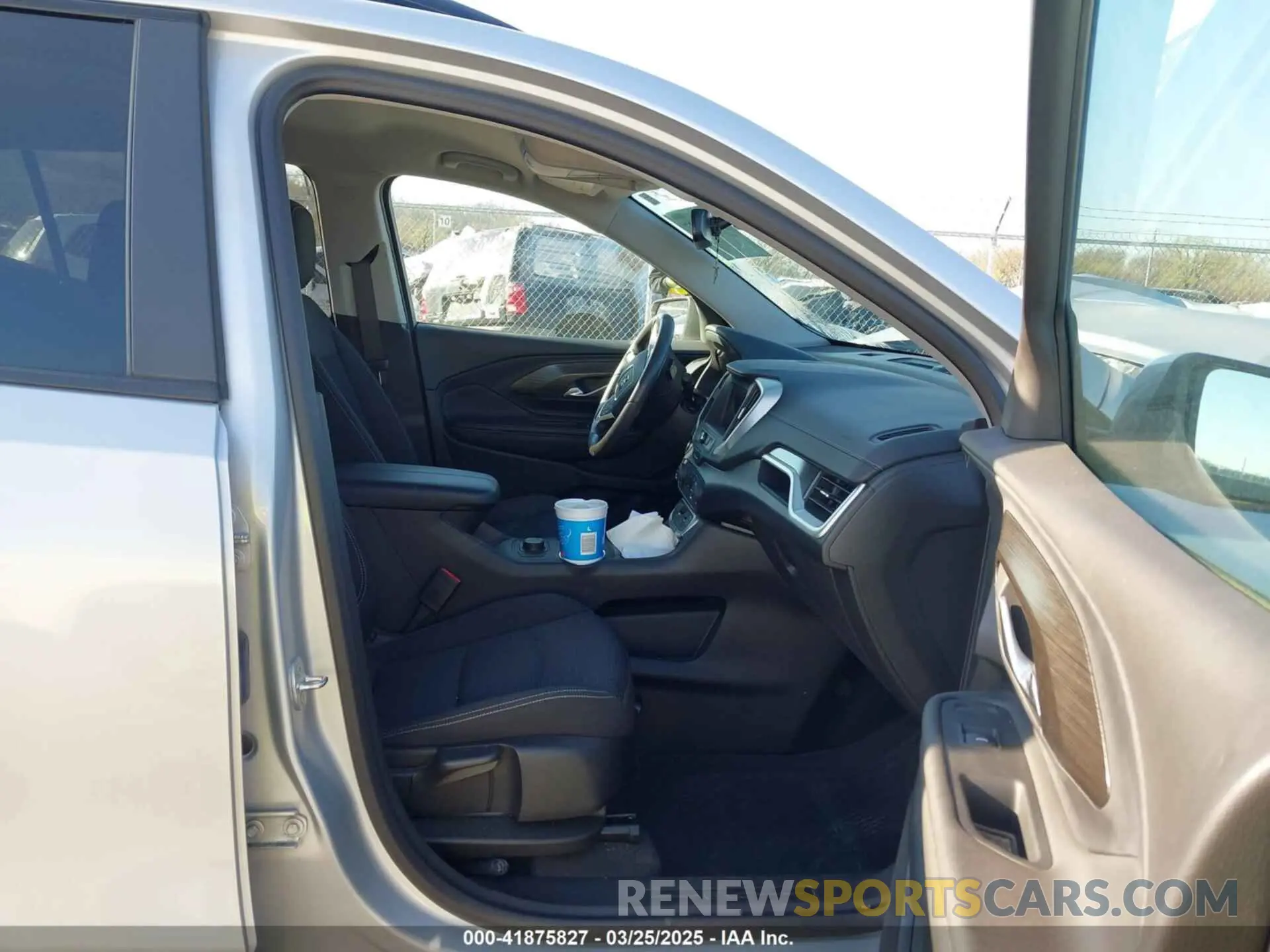 5 fotografías del automóvil dañado 3GKALMEV9NL257678 GMC TERRAIN 2022
