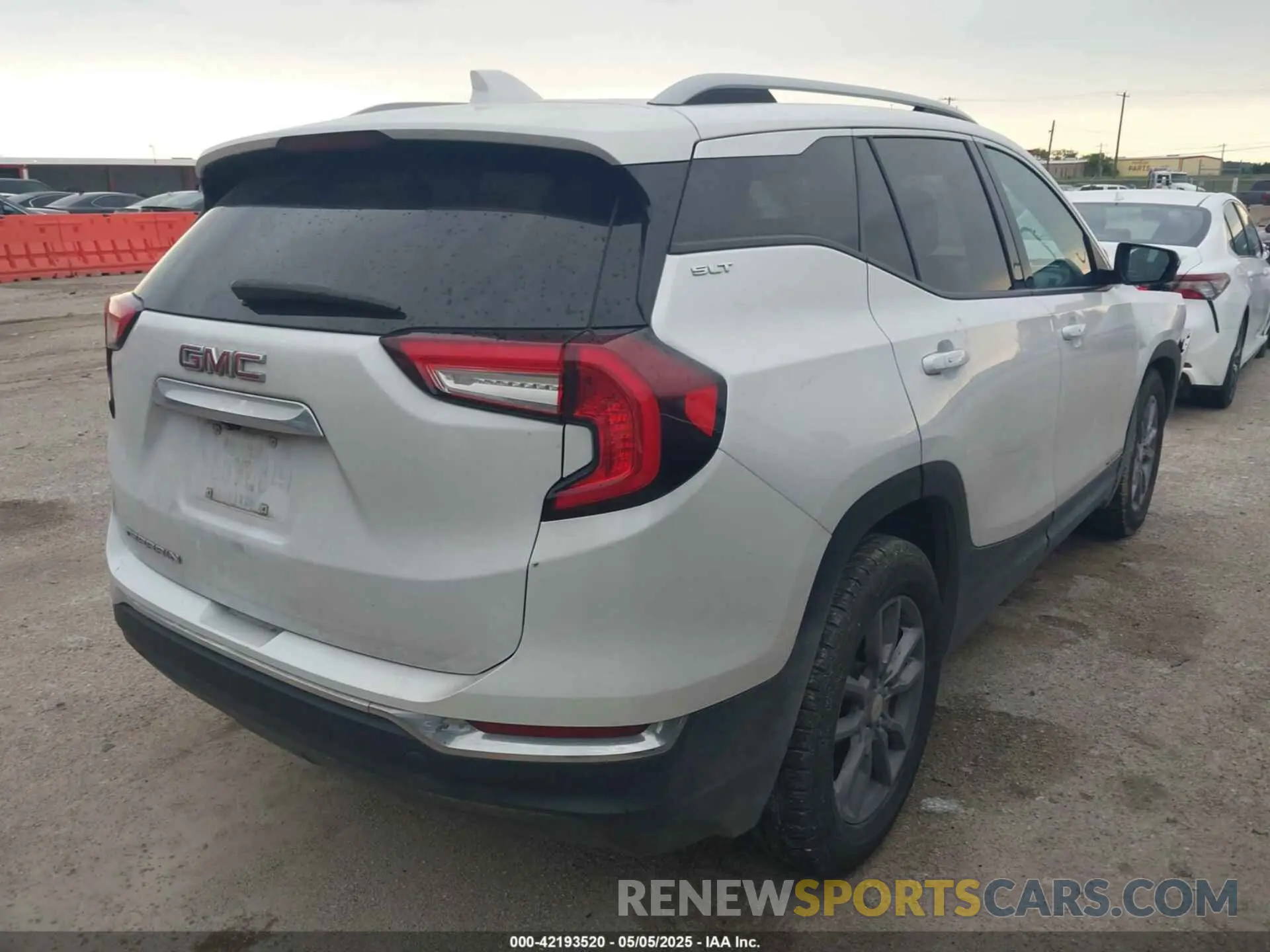 4 fotografías del automóvil dañado 3GKALPEV0NL312164 GMC TERRAIN 2022