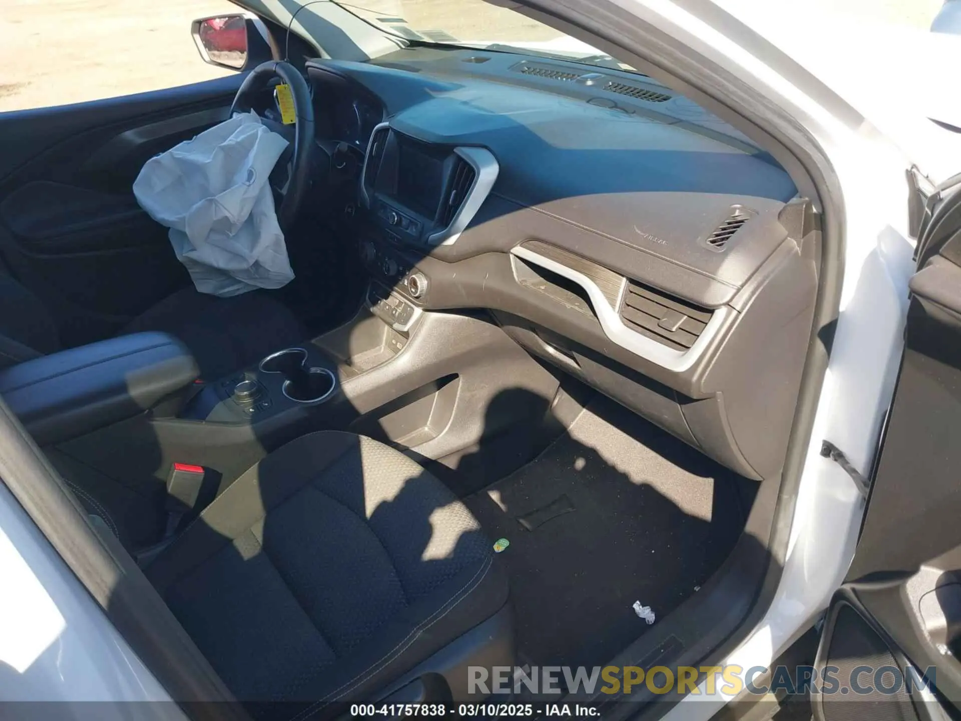 5 fotografías del automóvil dañado 3GKALTEV5NL143719 GMC TERRAIN 2022