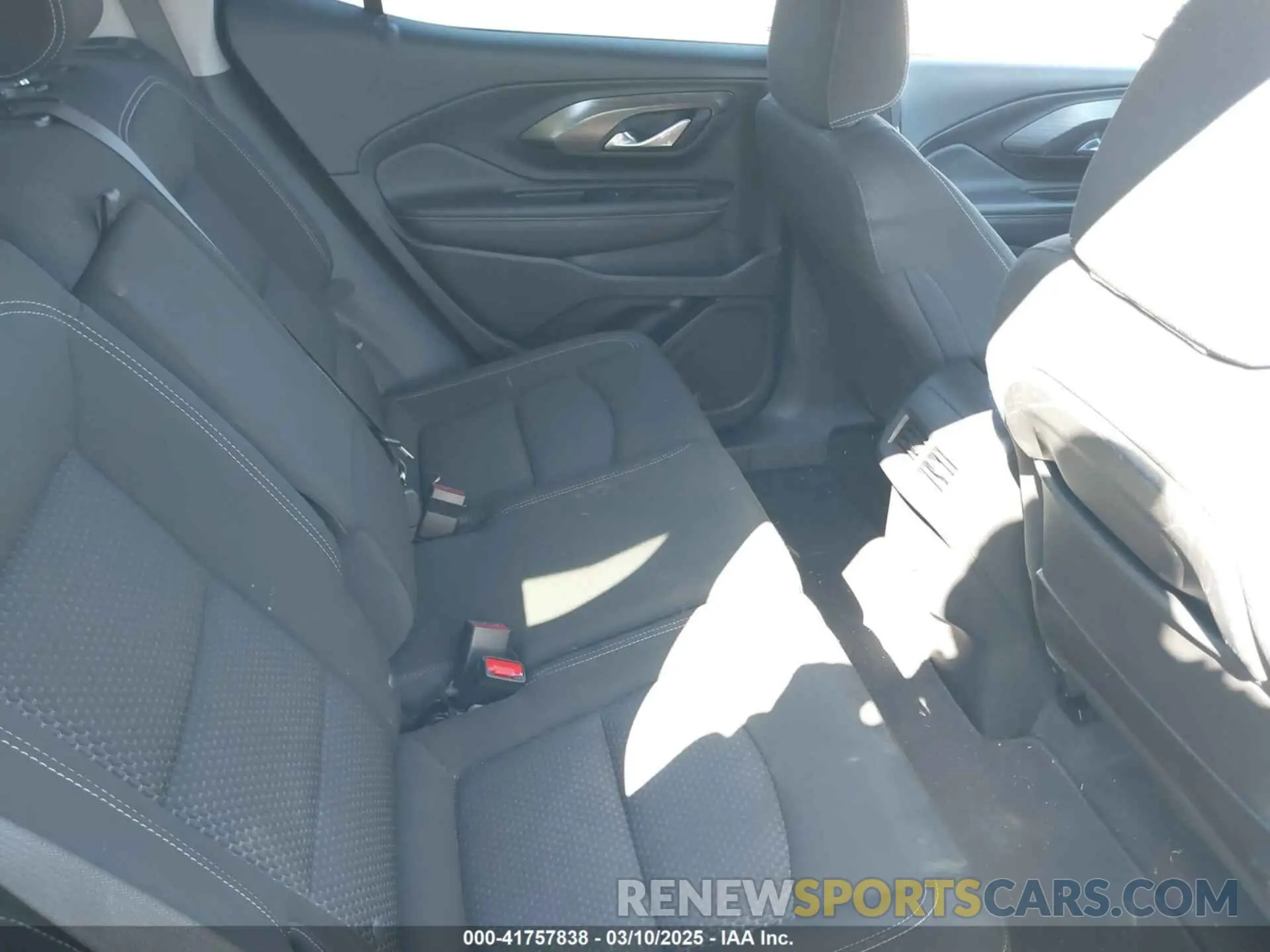 8 fotografías del automóvil dañado 3GKALTEV5NL143719 GMC TERRAIN 2022
