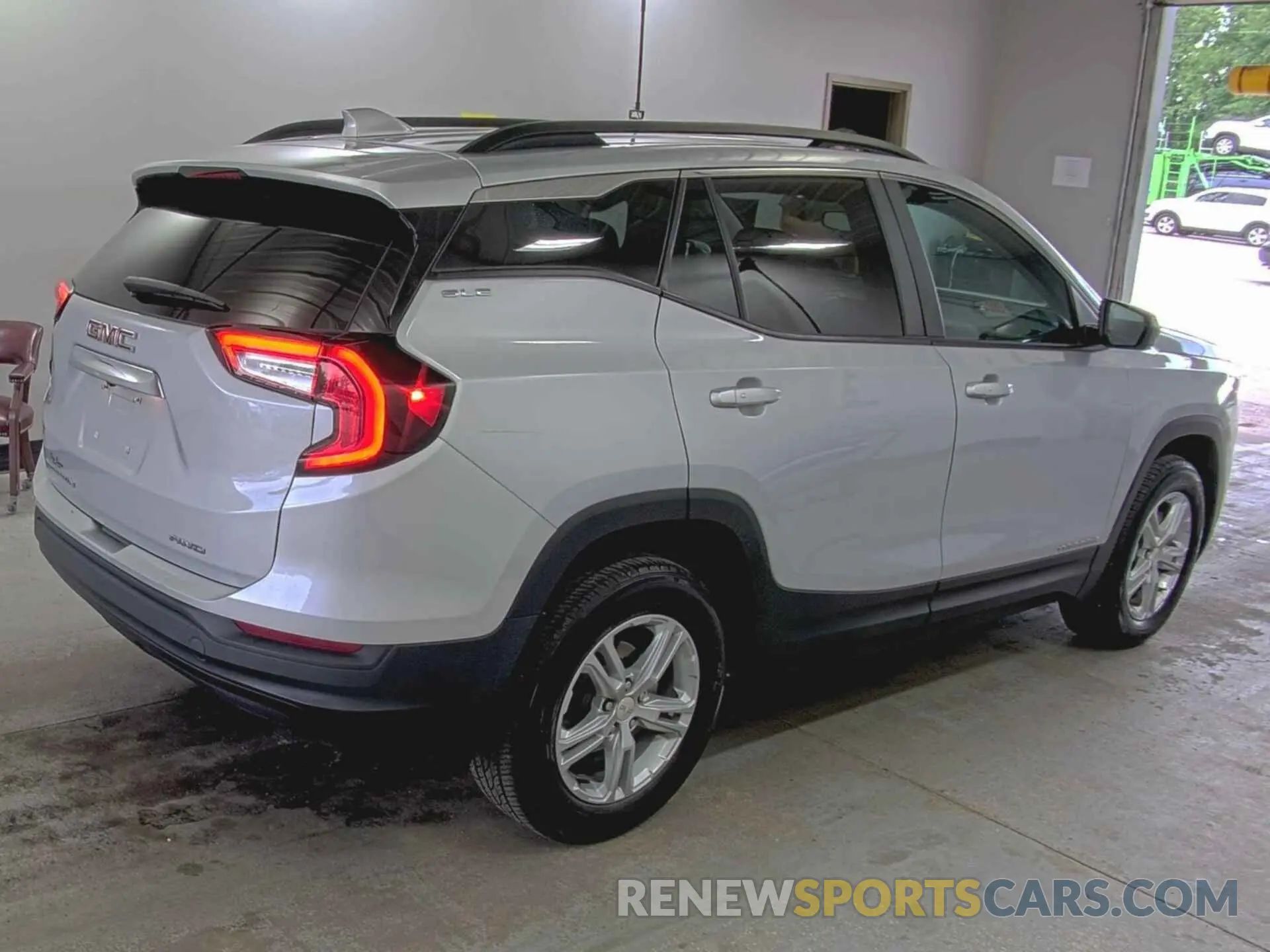 10 fotografías del automóvil dañado 3GKALTEV5NL230570 GMC TERRAIN 2022