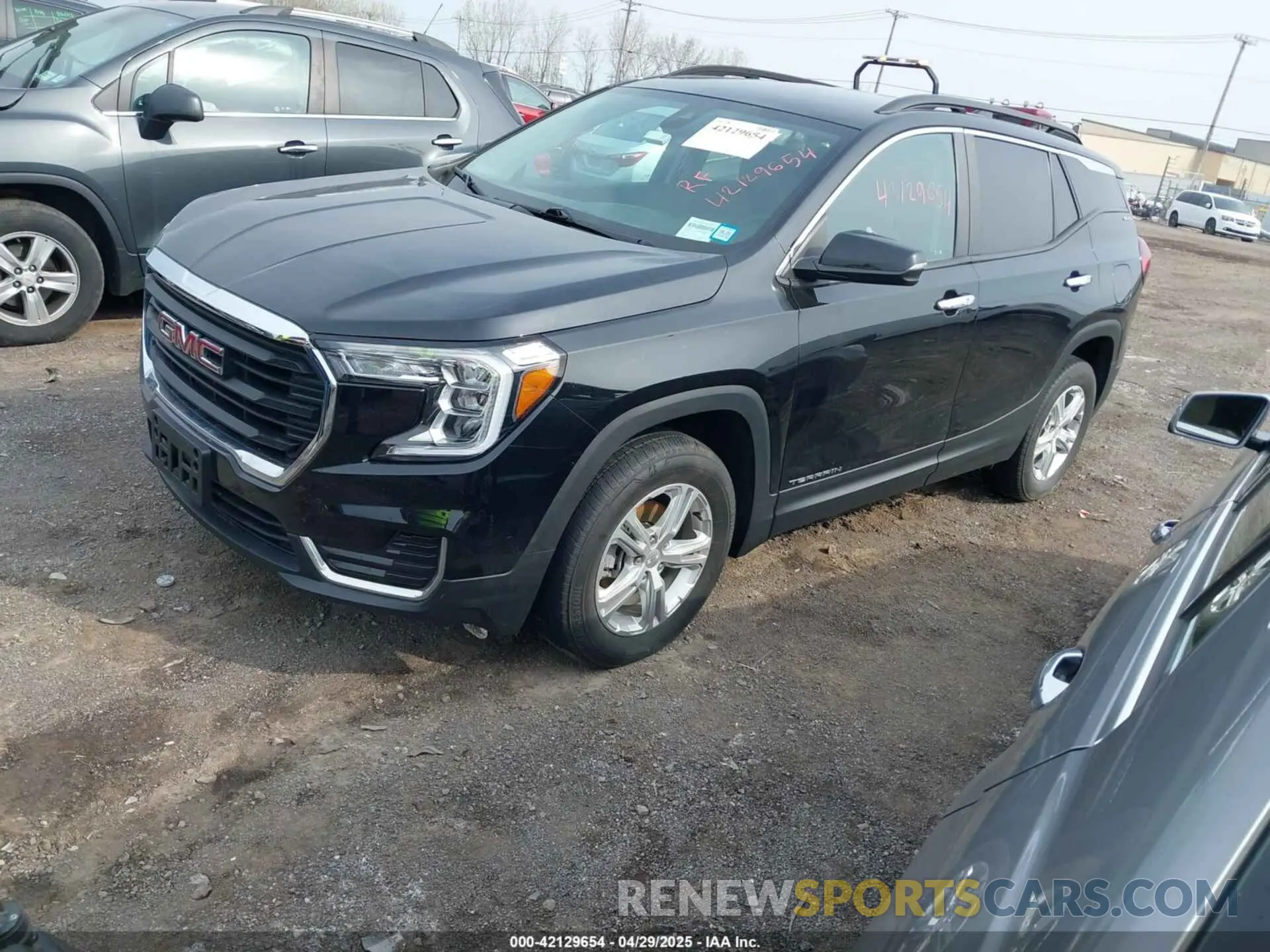 2 fotografías del automóvil dañado 3GKALTEV8NL206134 GMC TERRAIN 2022
