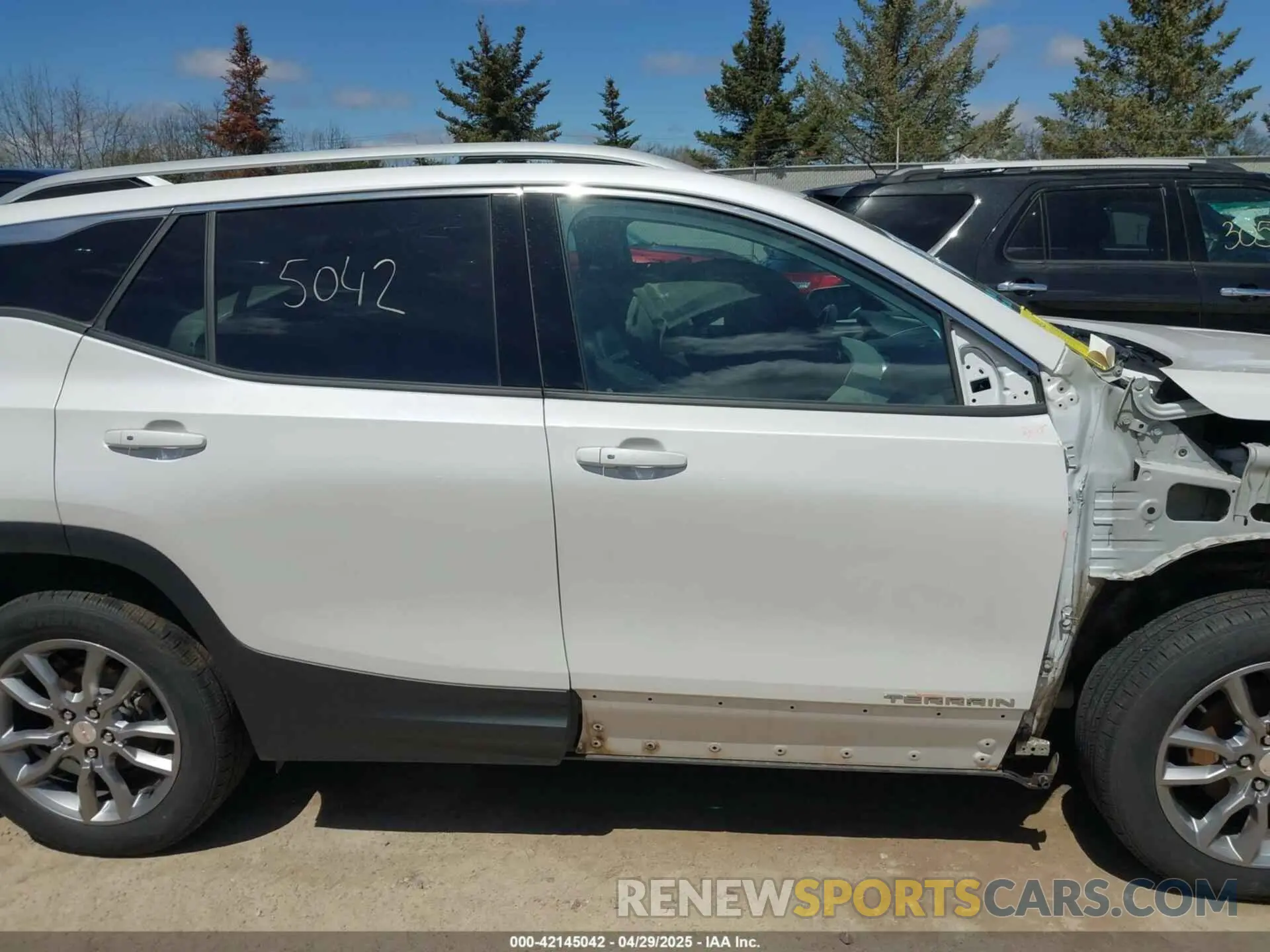 14 fotografías del automóvil dañado 3GKALVEV5NL125040 GMC TERRAIN 2022