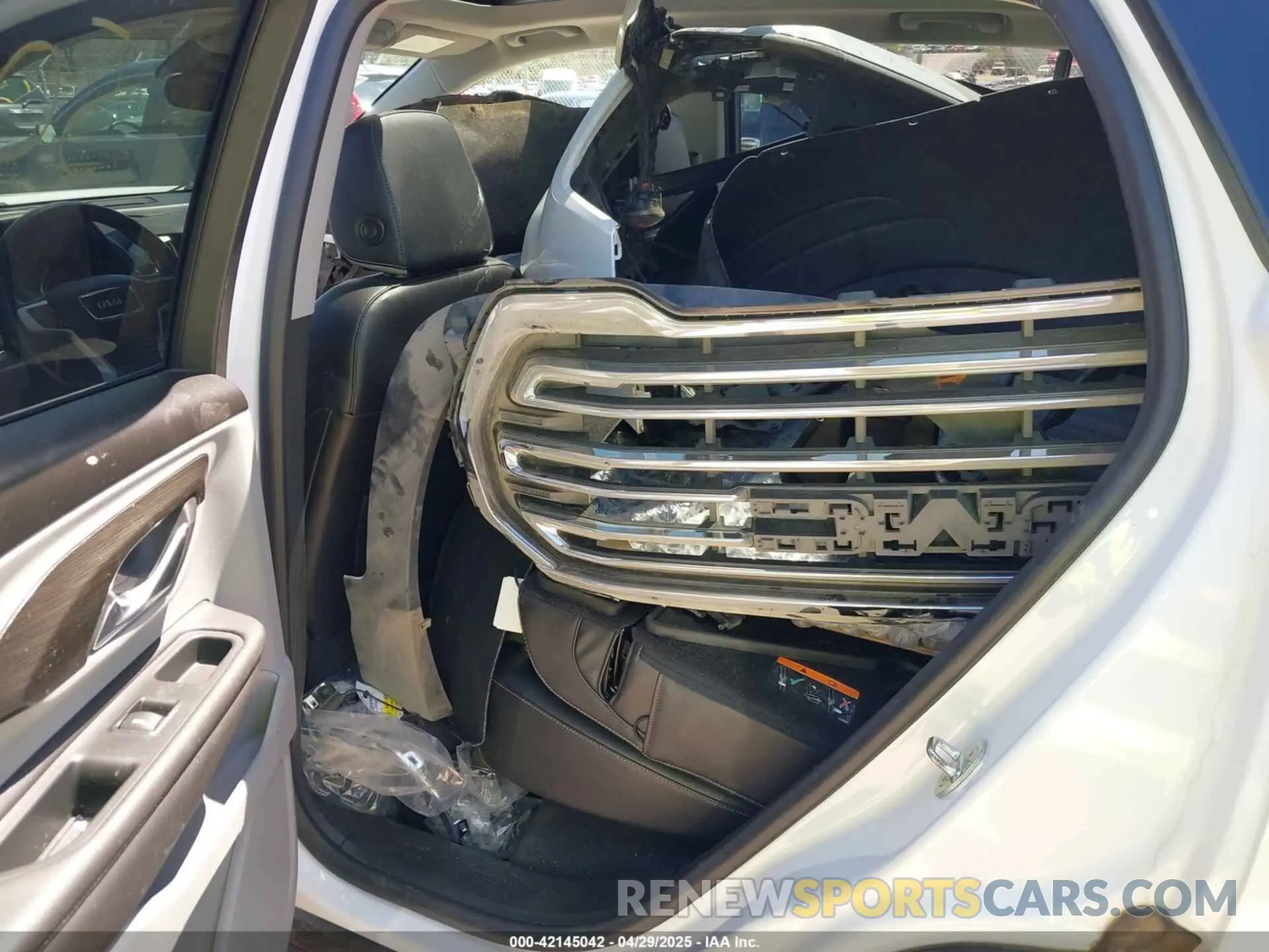 8 fotografías del automóvil dañado 3GKALVEV5NL125040 GMC TERRAIN 2022