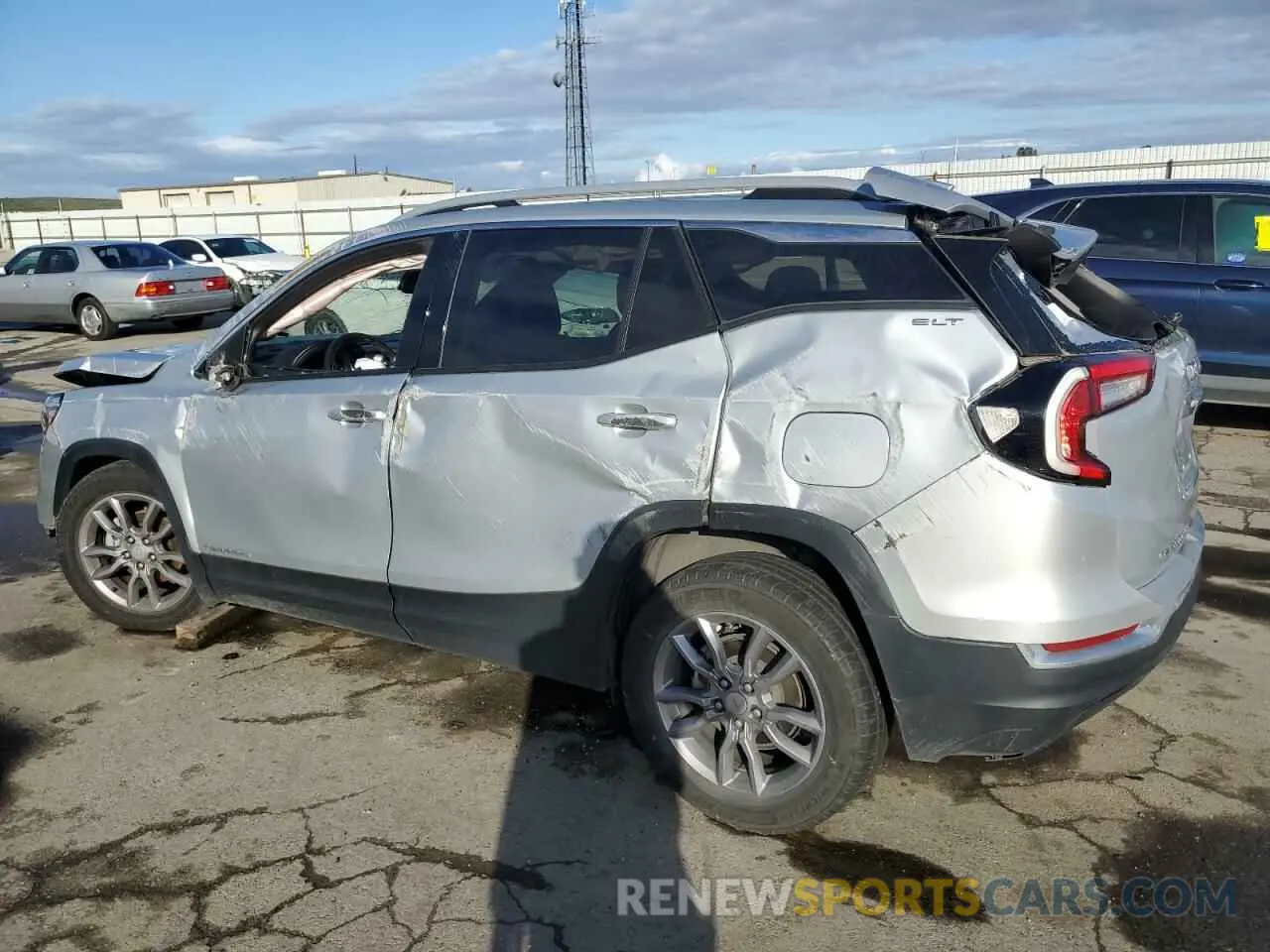 2 fotografías del automóvil dañado 3GKALVEV5NL154117 GMC TERRAIN 2022