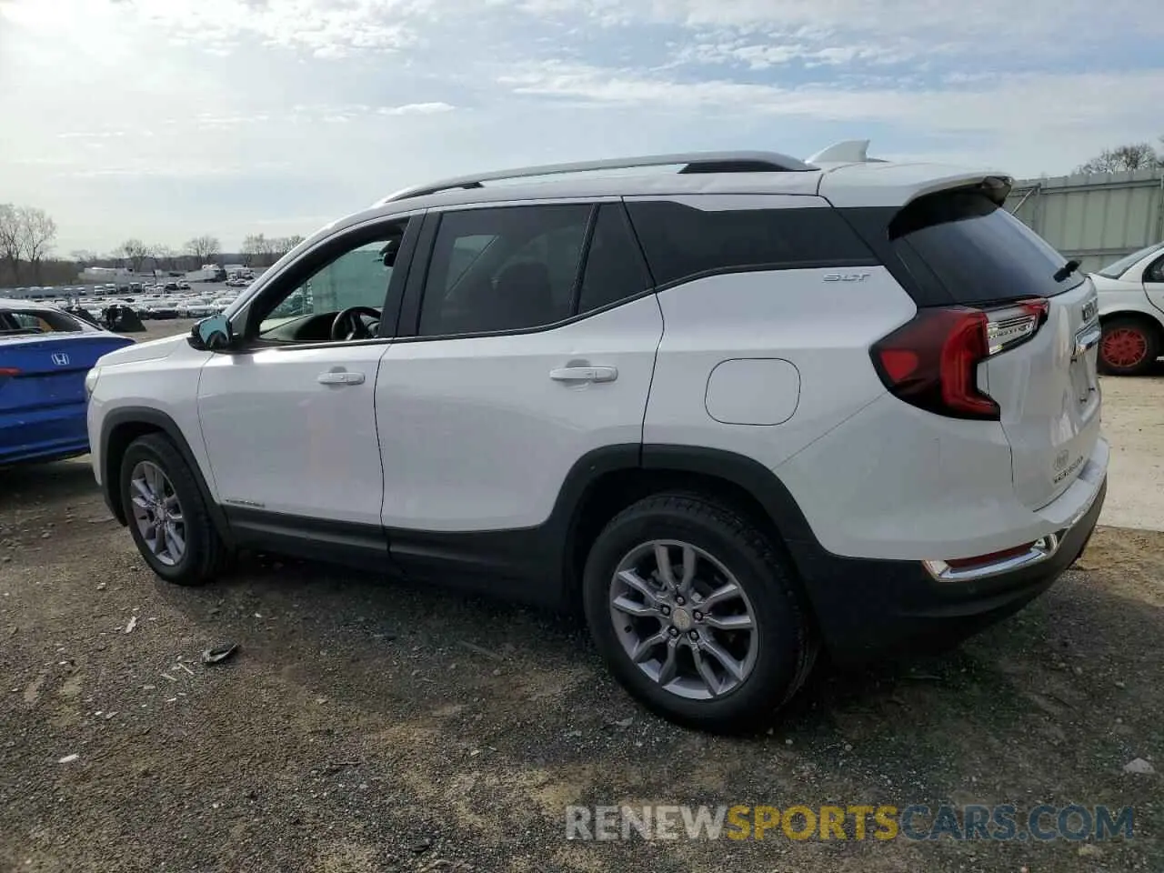 2 fotografías del automóvil dañado 3GKALVEV6NL111177 GMC TERRAIN 2022