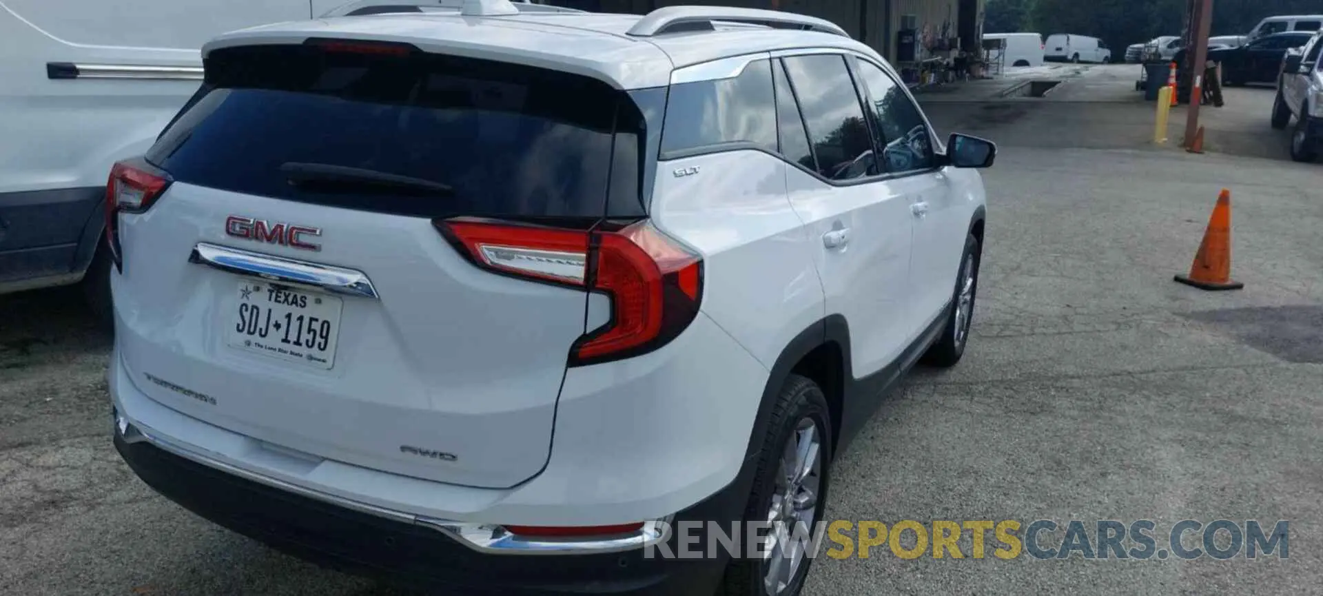 16 fotografías del automóvil dañado 3GKALVEV6NL232615 GMC TERRAIN 2022