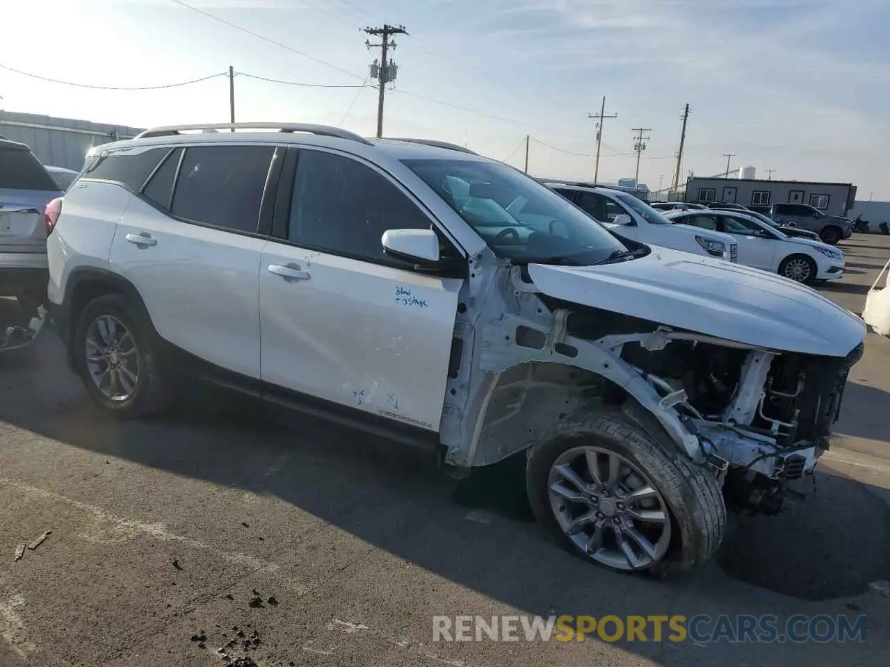 4 fotografías del automóvil dañado 3GKALVEVXNL102059 GMC TERRAIN 2022