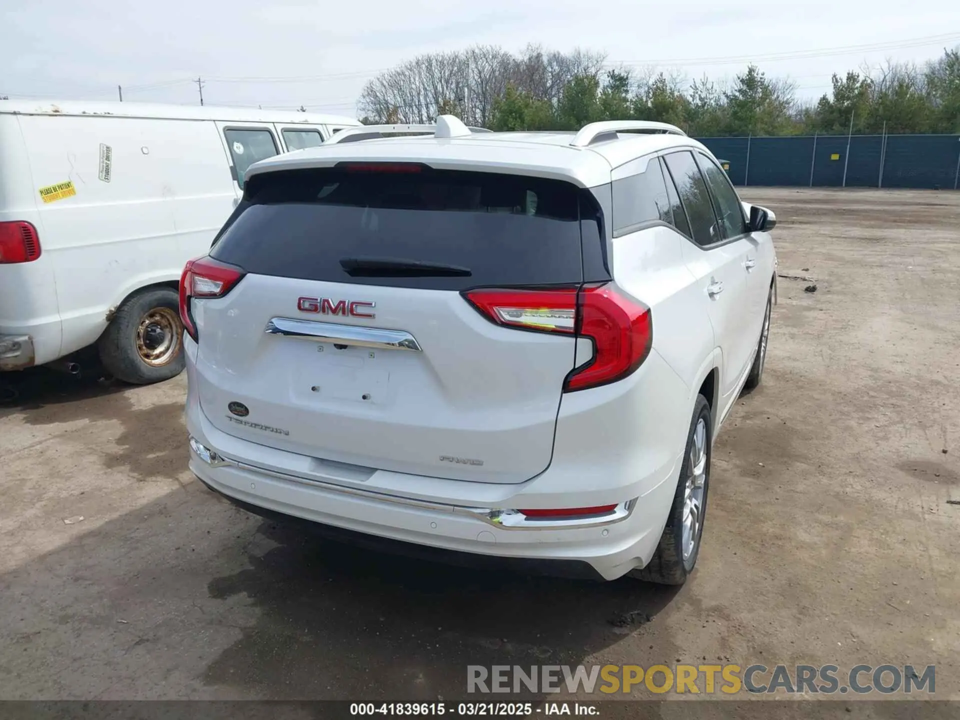4 fotografías del automóvil dañado 3GKALXEV4NL192157 GMC TERRAIN 2022
