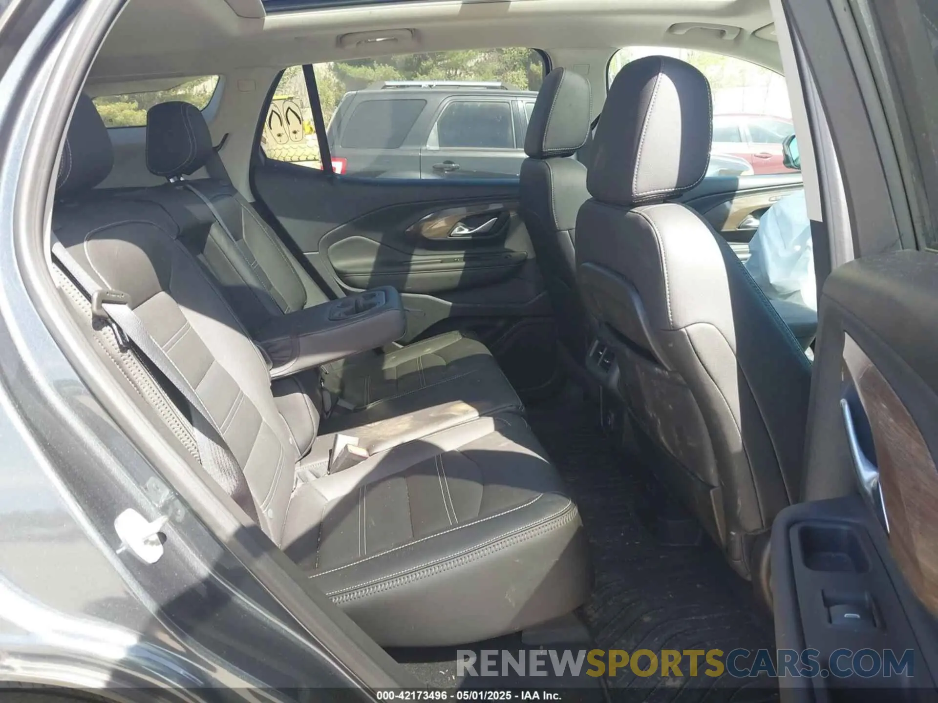 8 fotografías del automóvil dañado 3GKALXEV8NL236337 GMC TERRAIN 2022