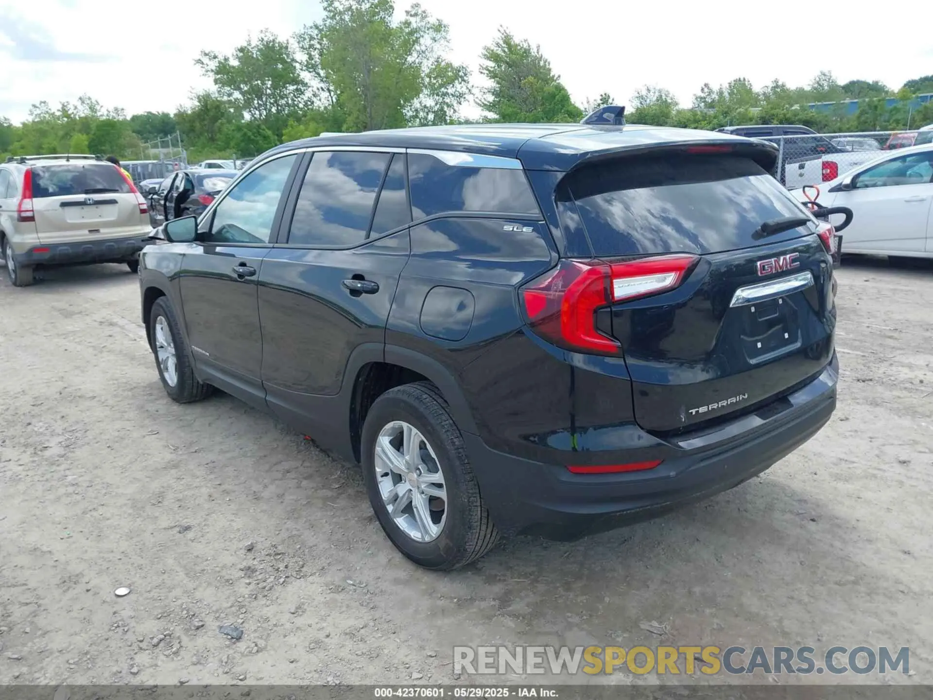 3 fotografías del automóvil dañado 3GKALMEG0PL137708 GMC TERRAIN 2023