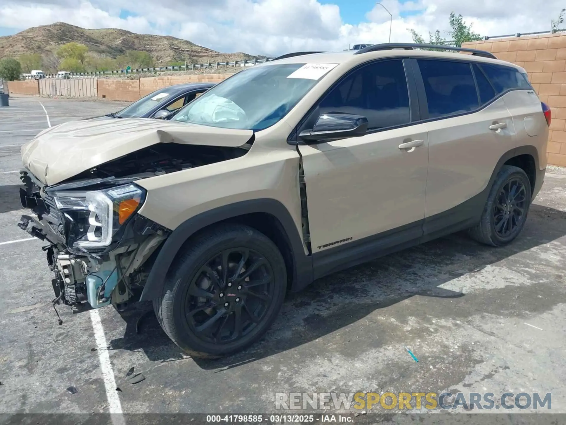 2 fotografías del automóvil dañado 3GKALMEG1PL144313 GMC TERRAIN 2023