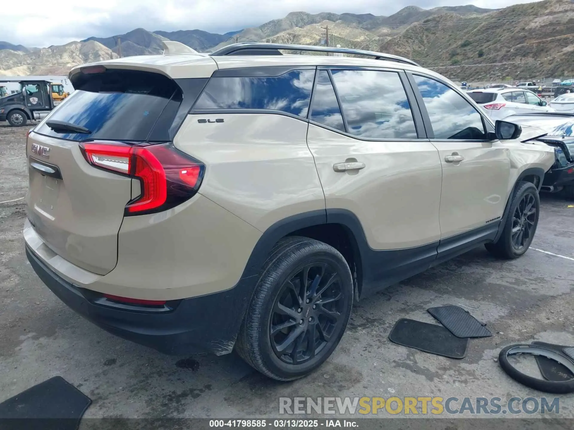 4 fotografías del automóvil dañado 3GKALMEG1PL144313 GMC TERRAIN 2023