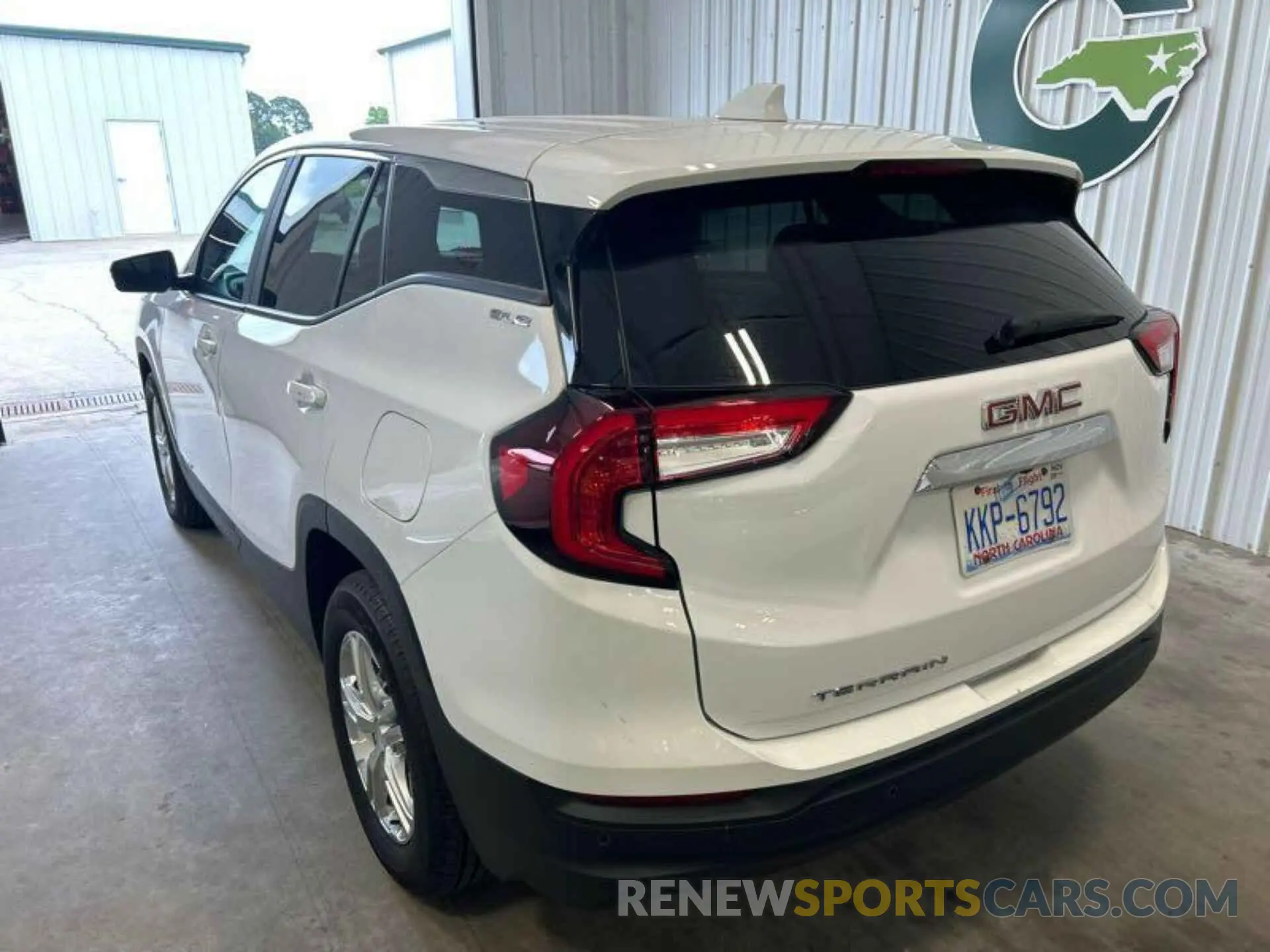 10 fotografías del automóvil dañado 3GKALMEG6PL220009 GMC TERRAIN 2023