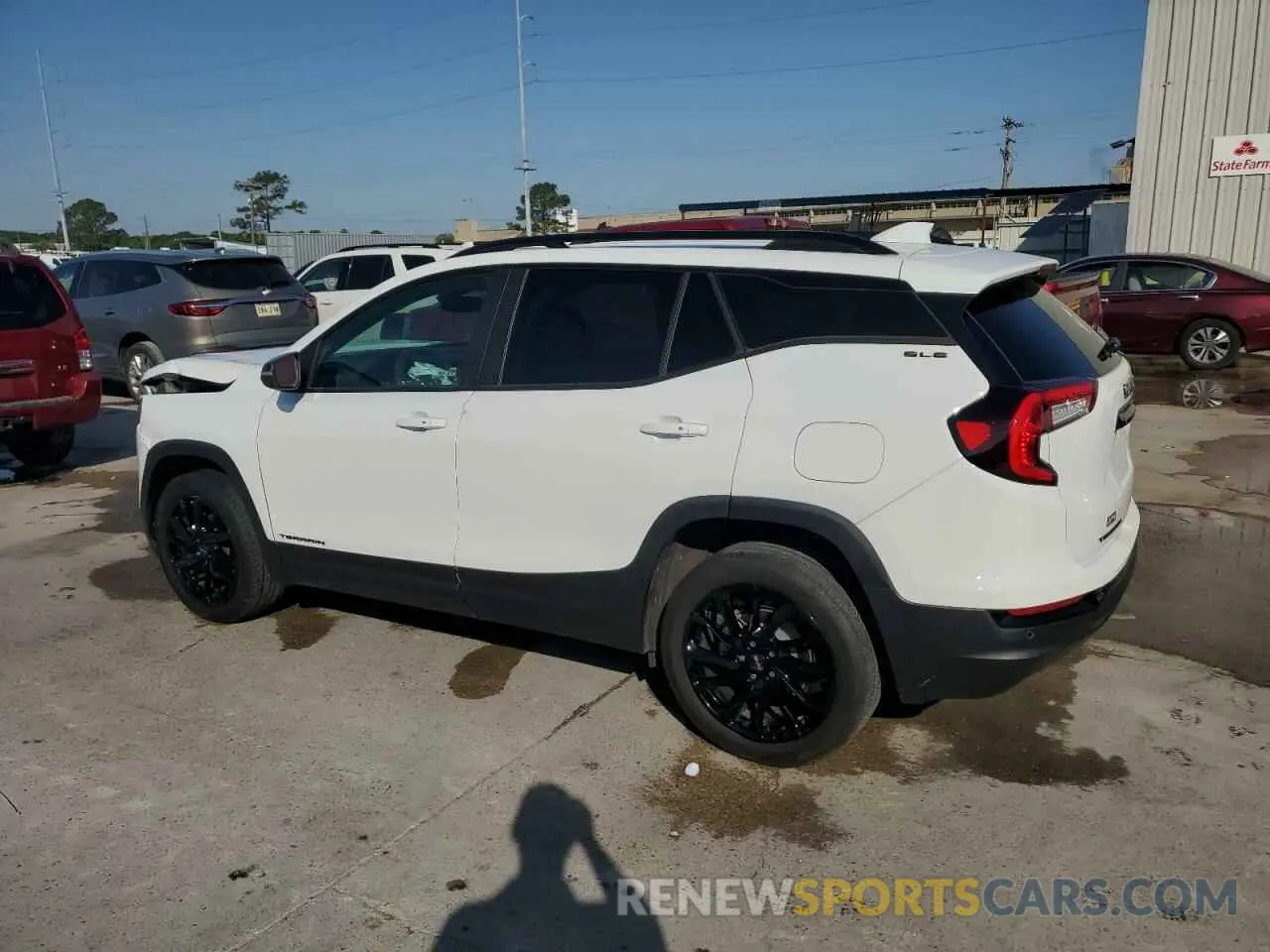 2 fotografías del automóvil dañado 3GKALMEG8PL197297 GMC TERRAIN 2023