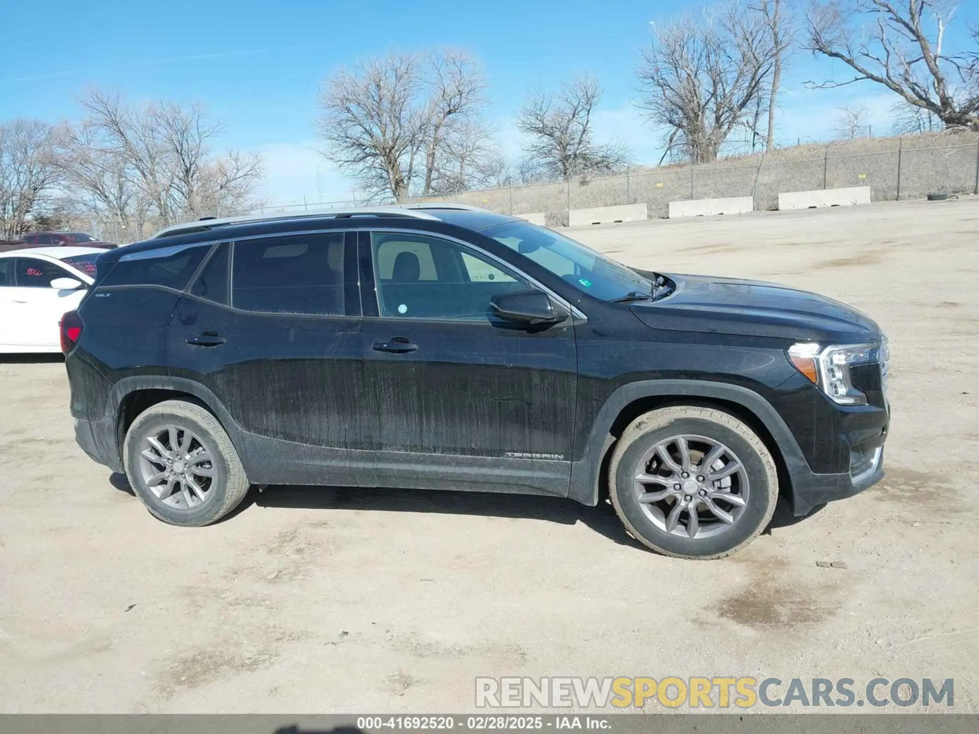 13 fotografías del automóvil dañado 3GKALPEG2PL141602 GMC TERRAIN 2023