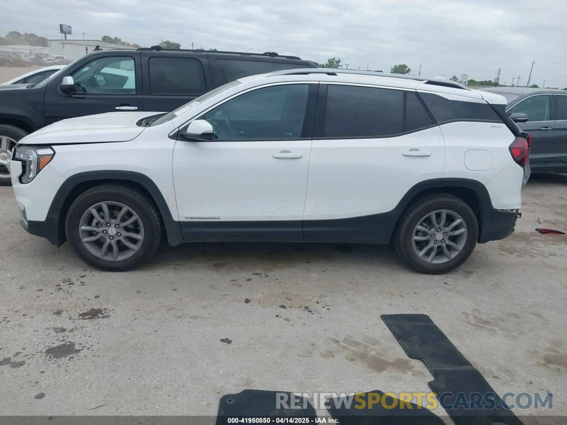 14 fotografías del automóvil dañado 3GKALPEG2PL259052 GMC TERRAIN 2023