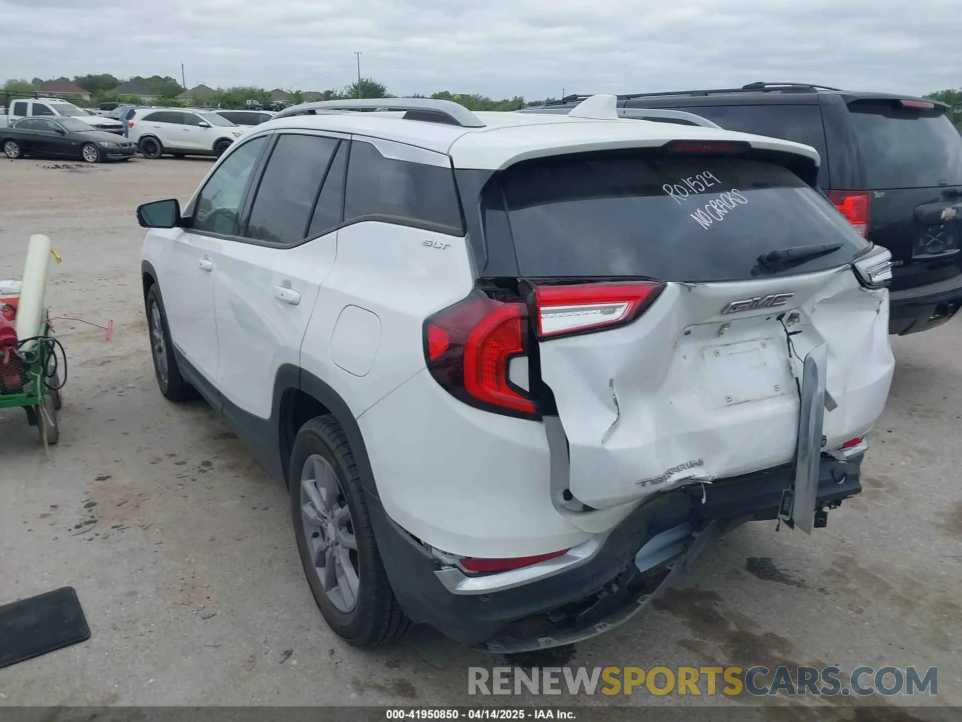 3 fotografías del automóvil dañado 3GKALPEG2PL259052 GMC TERRAIN 2023