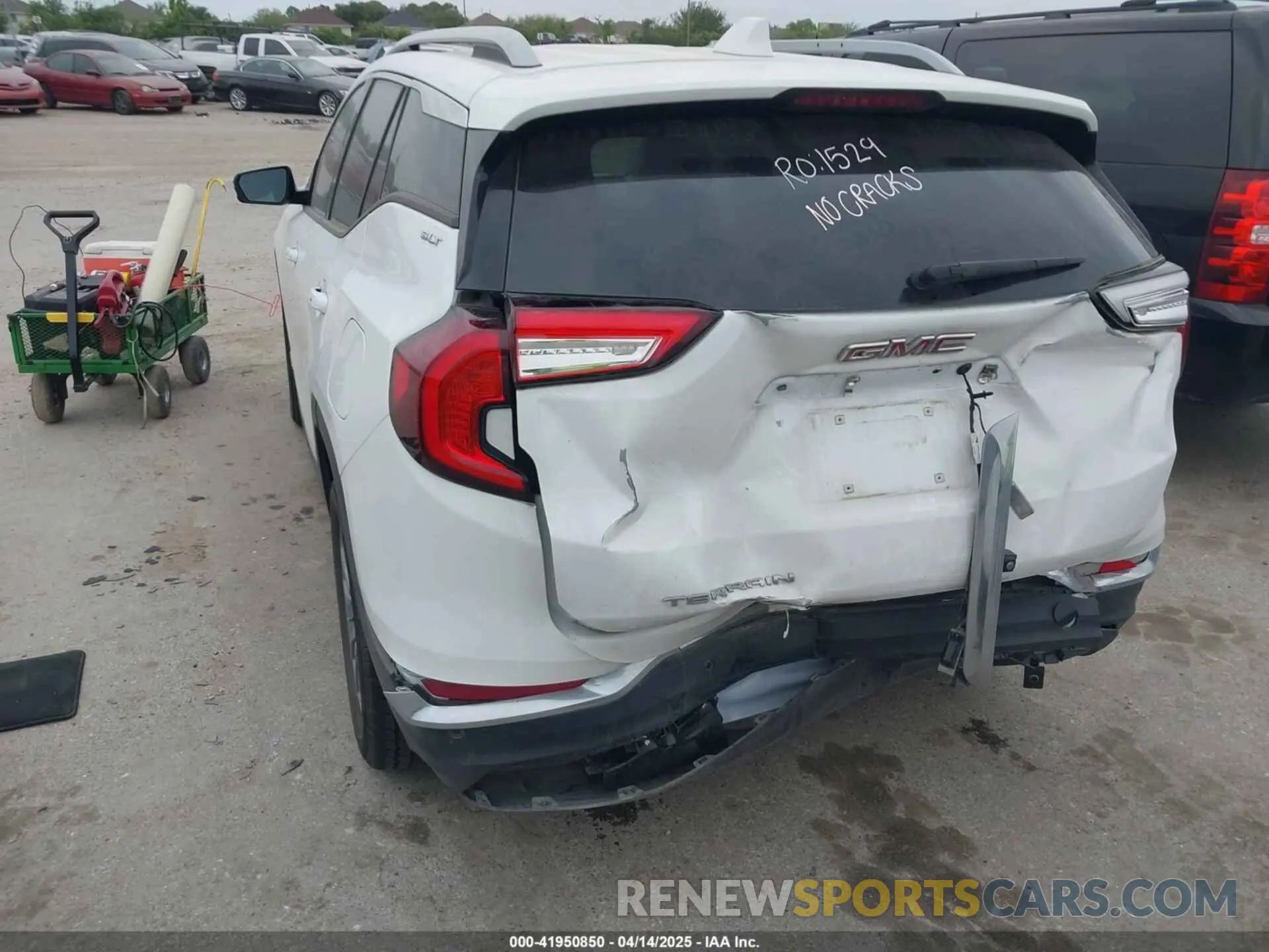 6 fotografías del automóvil dañado 3GKALPEG2PL259052 GMC TERRAIN 2023