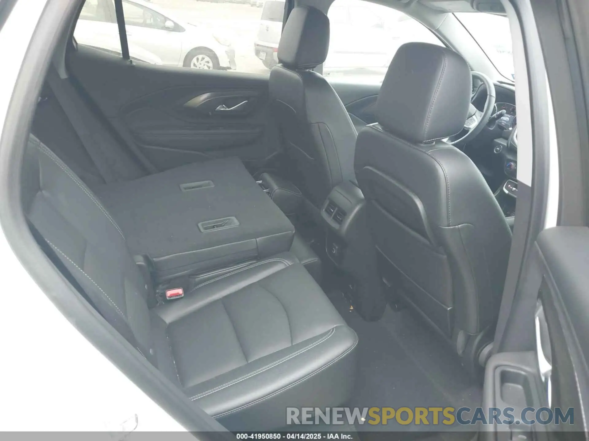 8 fotografías del automóvil dañado 3GKALPEG2PL259052 GMC TERRAIN 2023