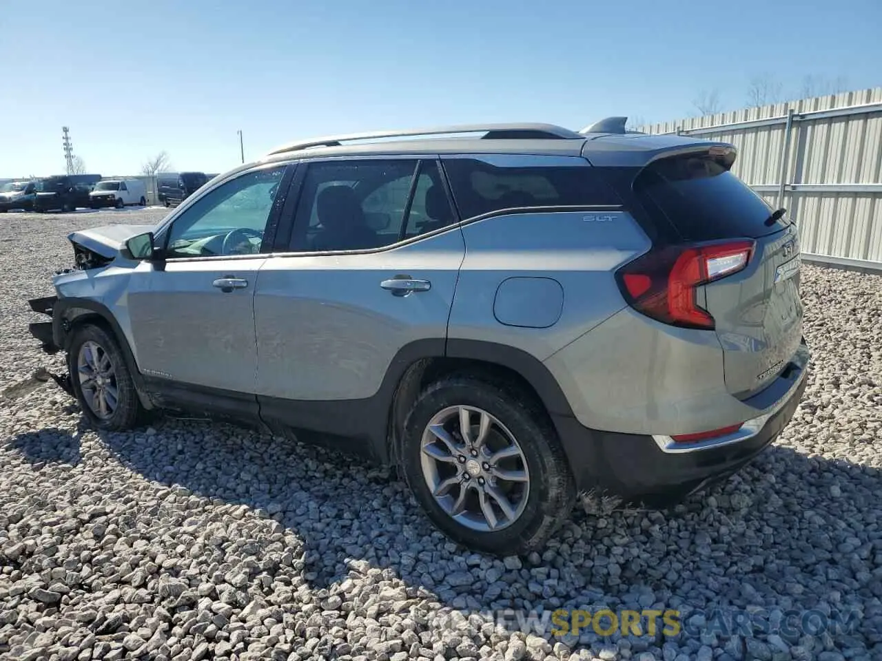 2 fotografías del automóvil dañado 3GKALPEG6PL185134 GMC TERRAIN 2023