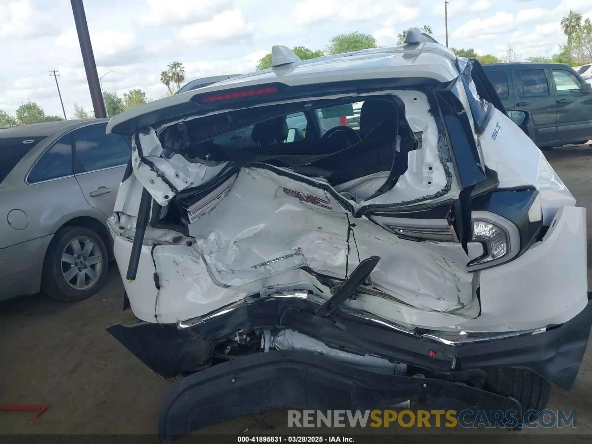 15 fotografías del automóvil dañado 3GKALPEG9PL161071 GMC TERRAIN 2023