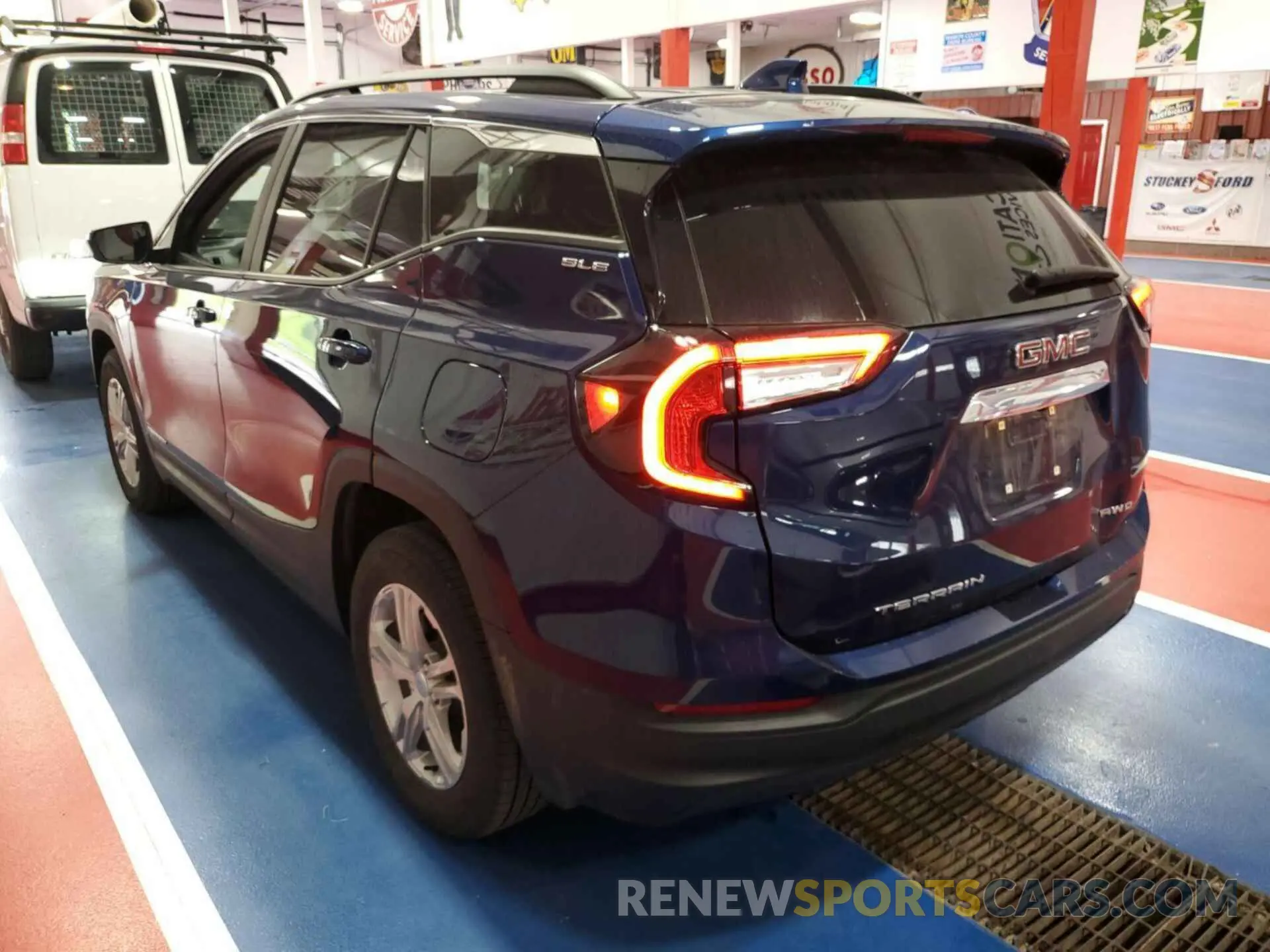 2 fotografías del automóvil dañado 3GKALTEG1PL130308 GMC TERRAIN 2023