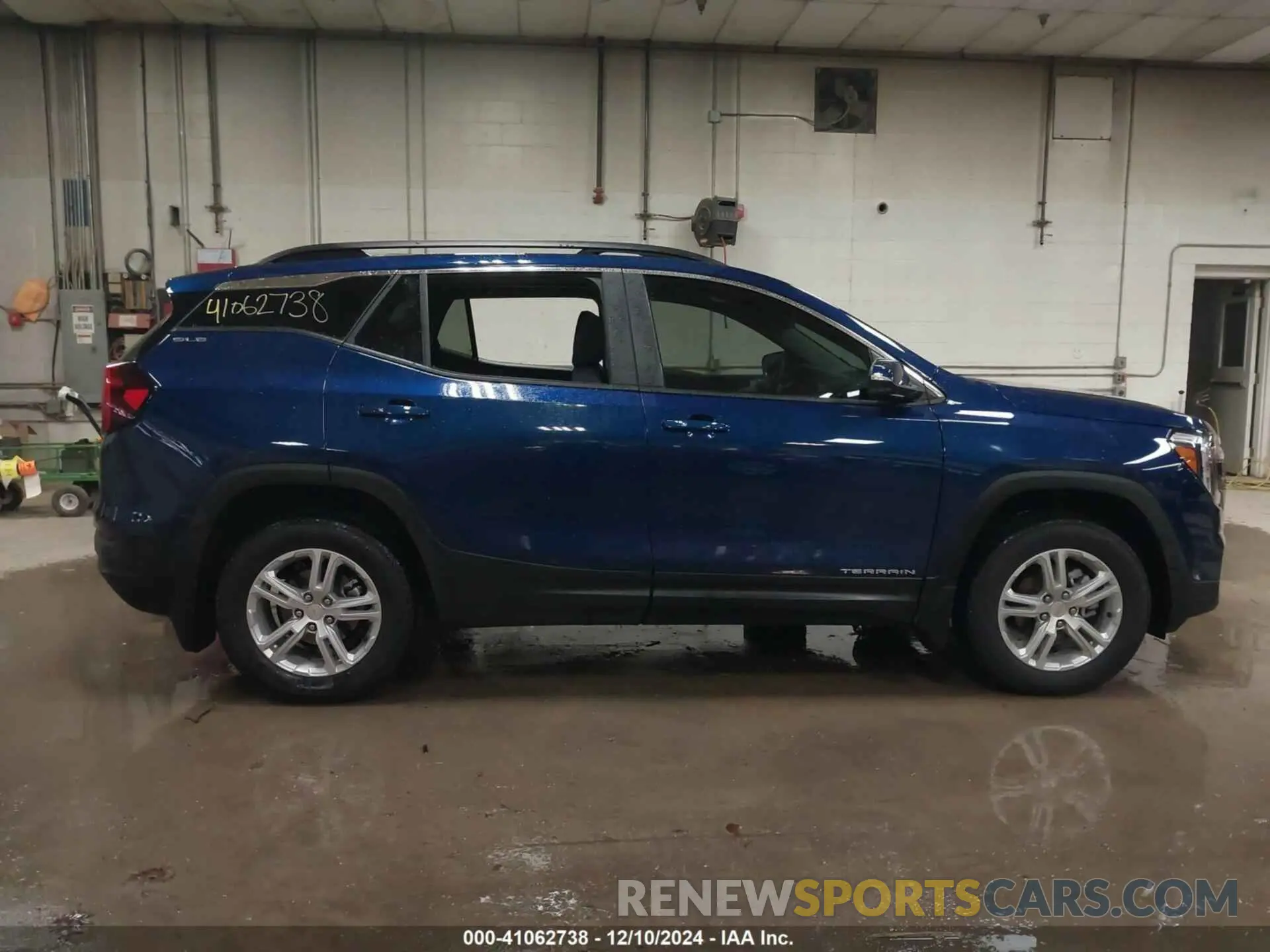 13 fotografías del automóvil dañado 3GKALTEG9PL137698 GMC TERRAIN 2023