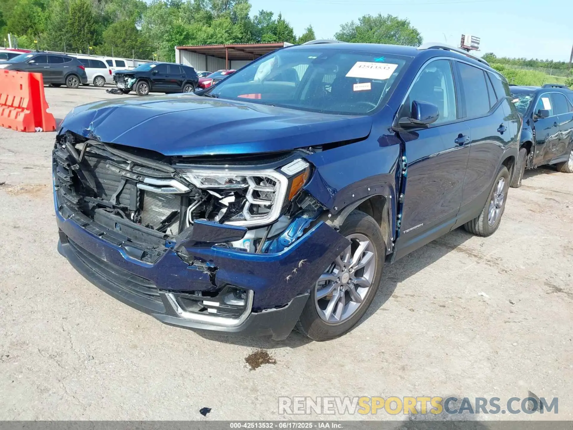 2 fotografías del automóvil dañado 3GKALVEG8PL170896 GMC TERRAIN 2023