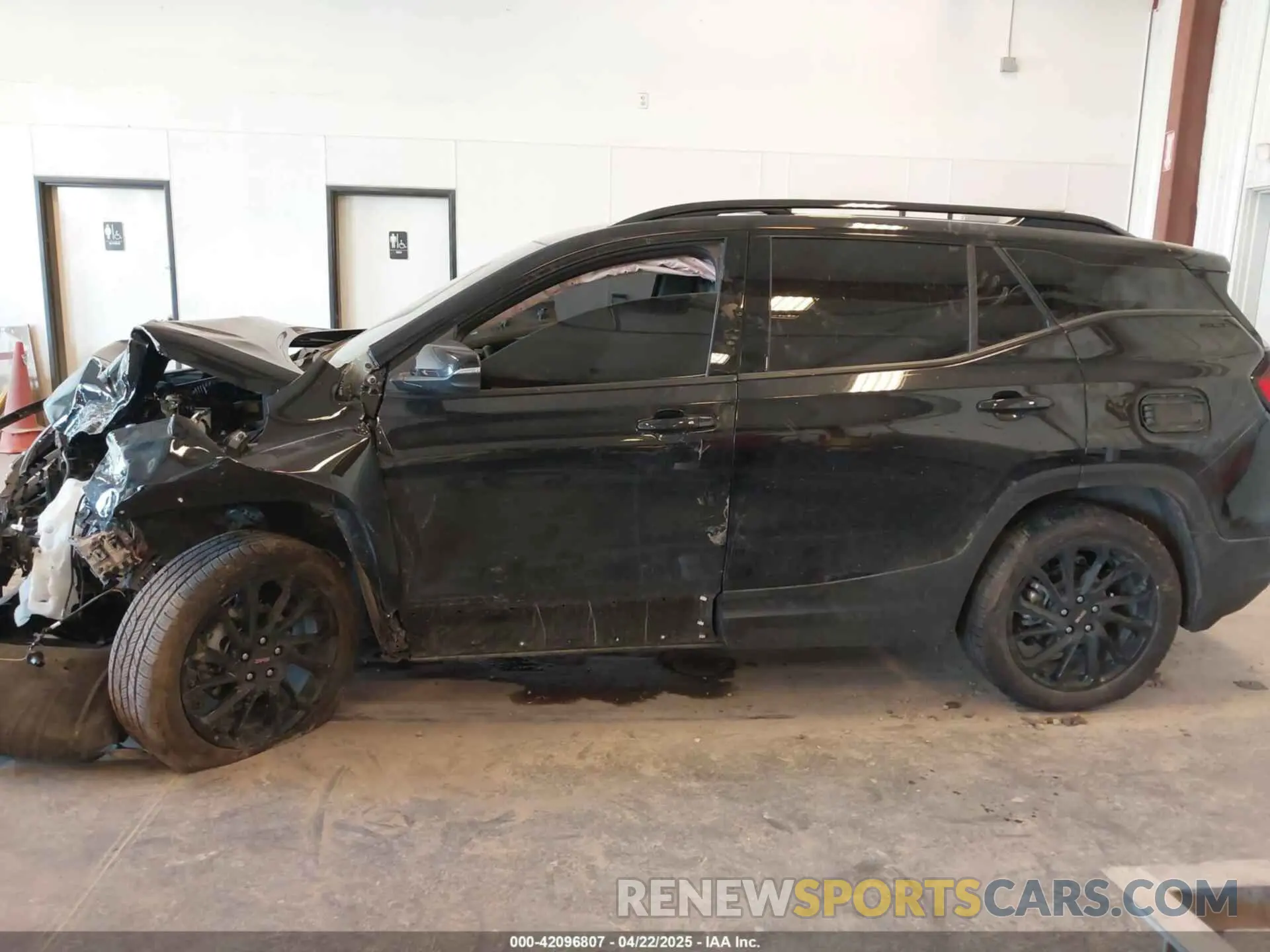 13 fotografías del automóvil dañado 3GKALVEG9PL119889 GMC TERRAIN 2023