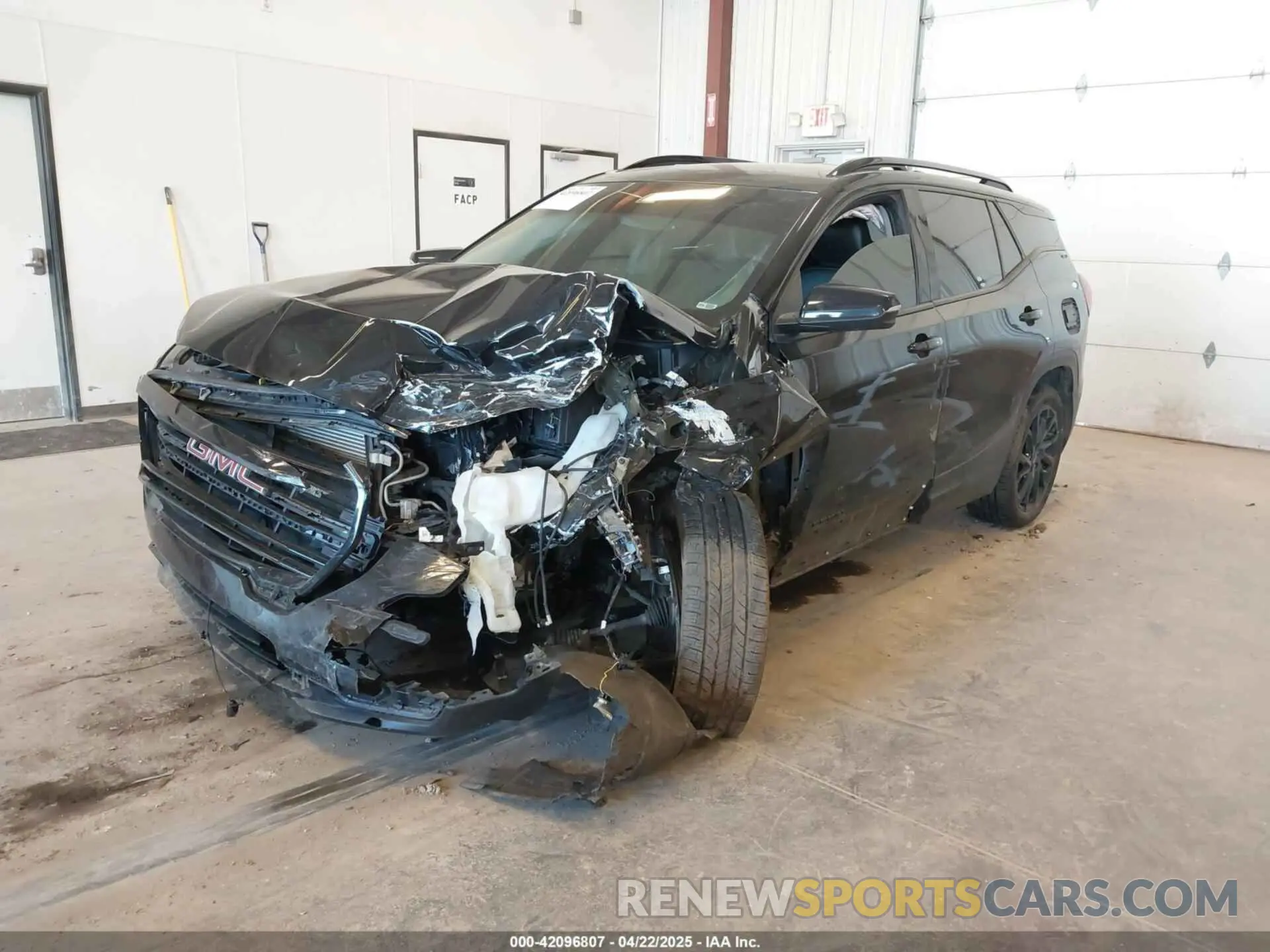 2 fotografías del automóvil dañado 3GKALVEG9PL119889 GMC TERRAIN 2023