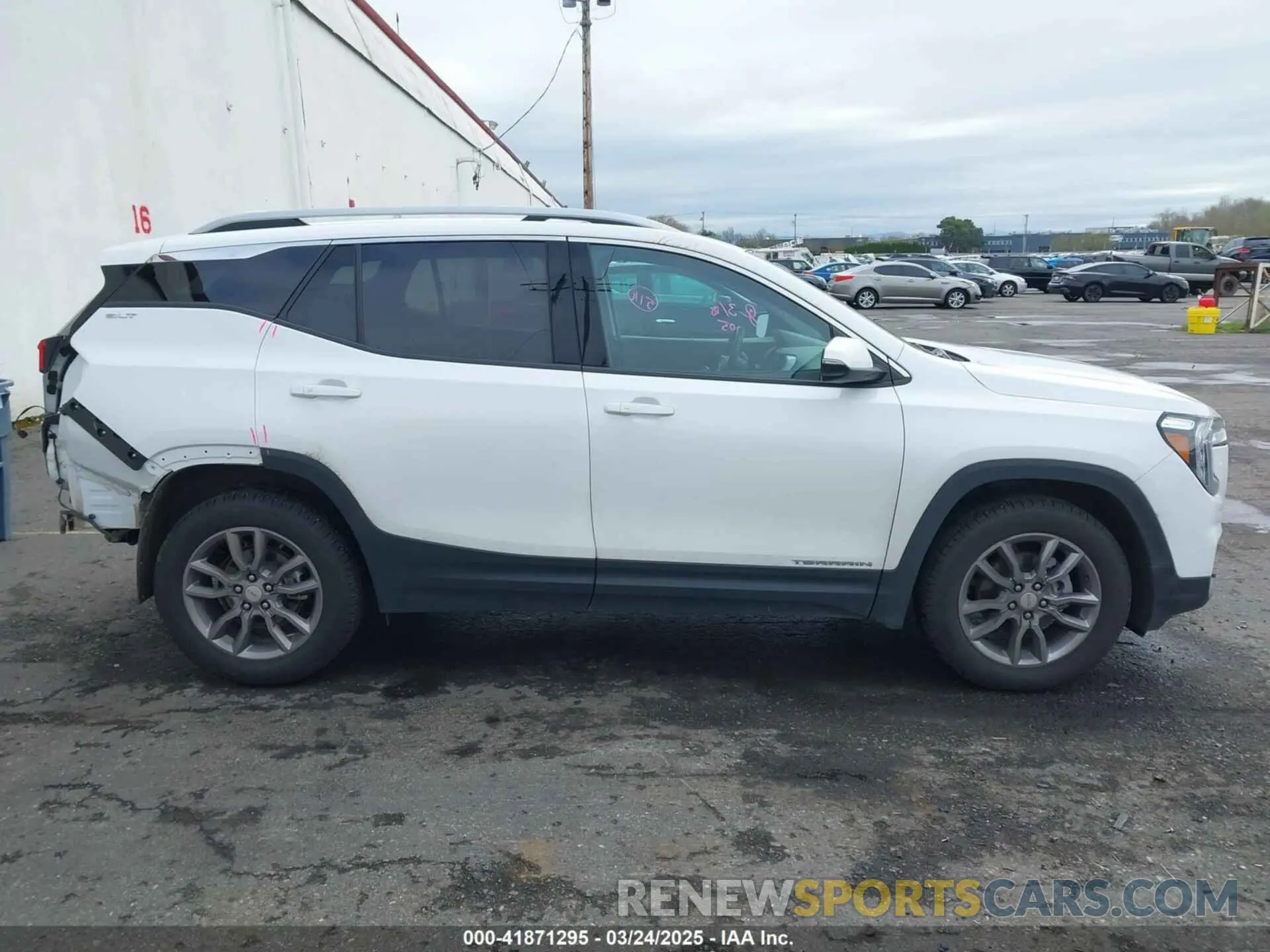 14 fotografías del automóvil dañado 3GKALVEG9PL181051 GMC TERRAIN 2023
