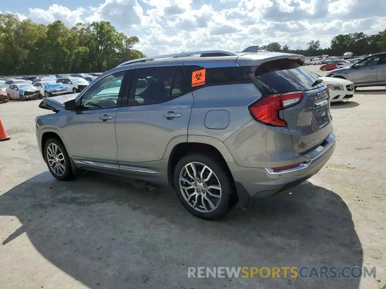 2 fotografías del automóvil dañado 3GKALXEG2PL168010 GMC TERRAIN 2023