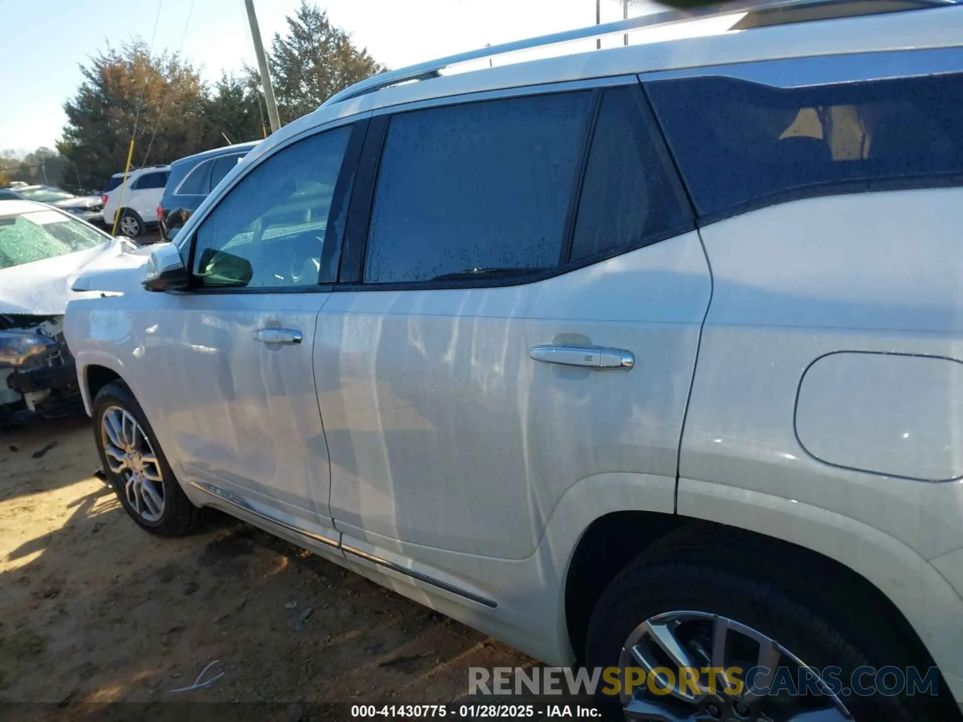 14 fotografías del automóvil dañado 3GKALXEG5PL103720 GMC TERRAIN 2023