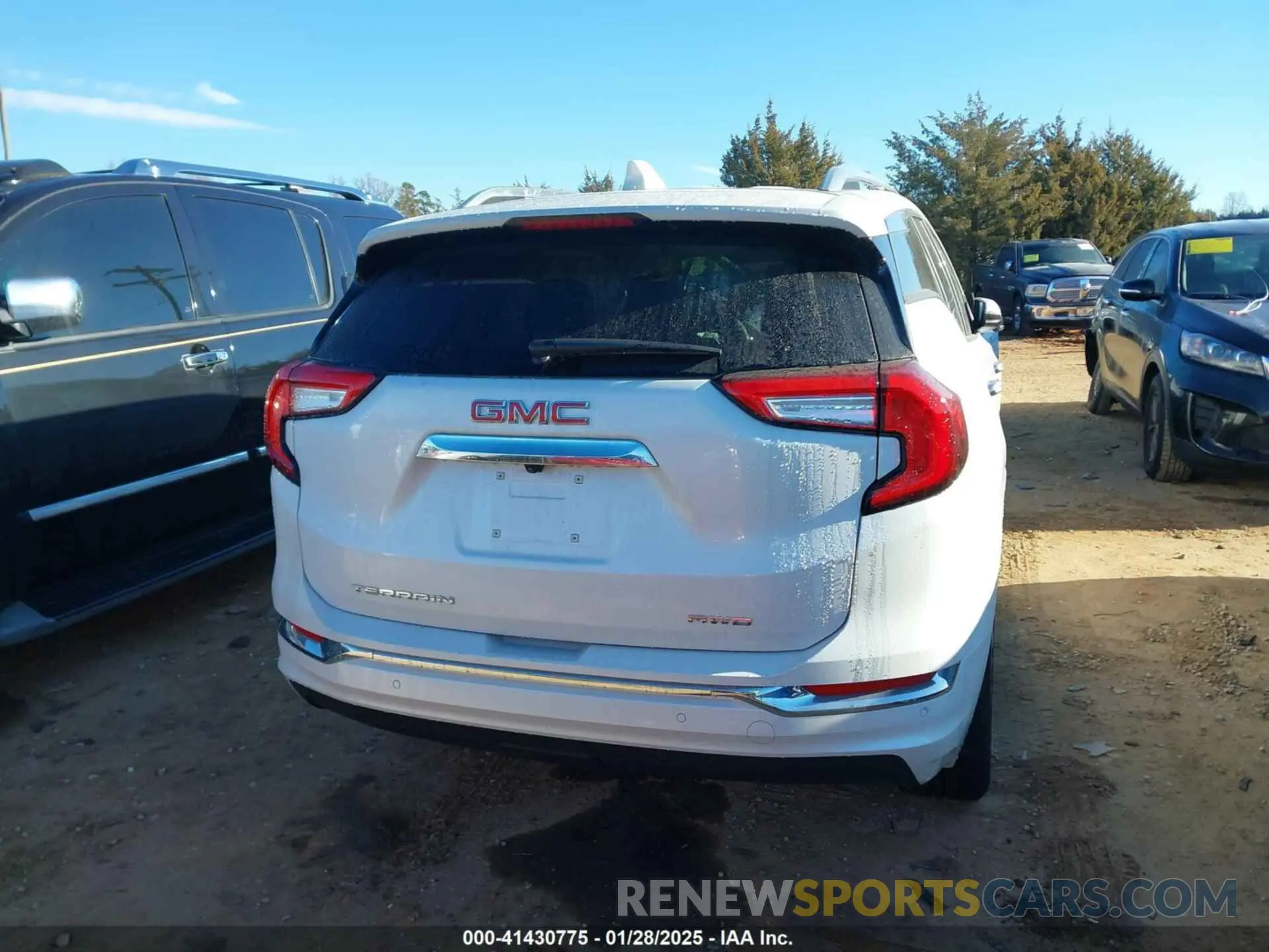 16 fotografías del automóvil dañado 3GKALXEG5PL103720 GMC TERRAIN 2023