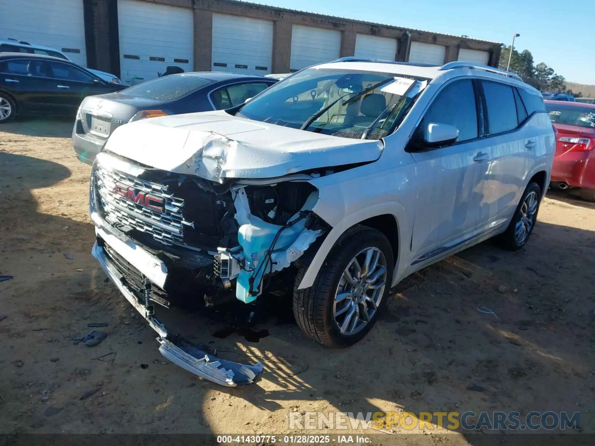 2 fotografías del automóvil dañado 3GKALXEG5PL103720 GMC TERRAIN 2023