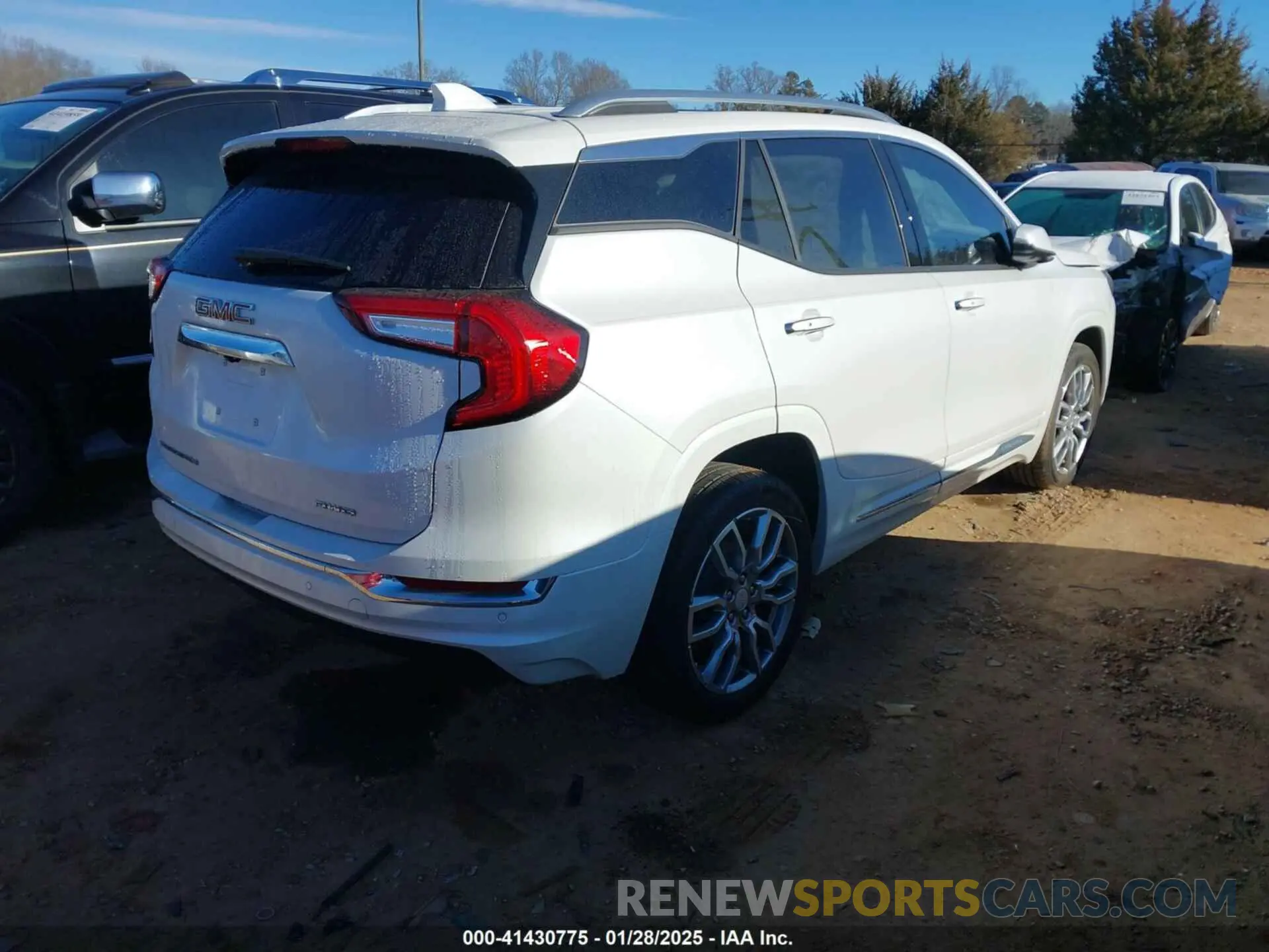 4 fotografías del automóvil dañado 3GKALXEG5PL103720 GMC TERRAIN 2023