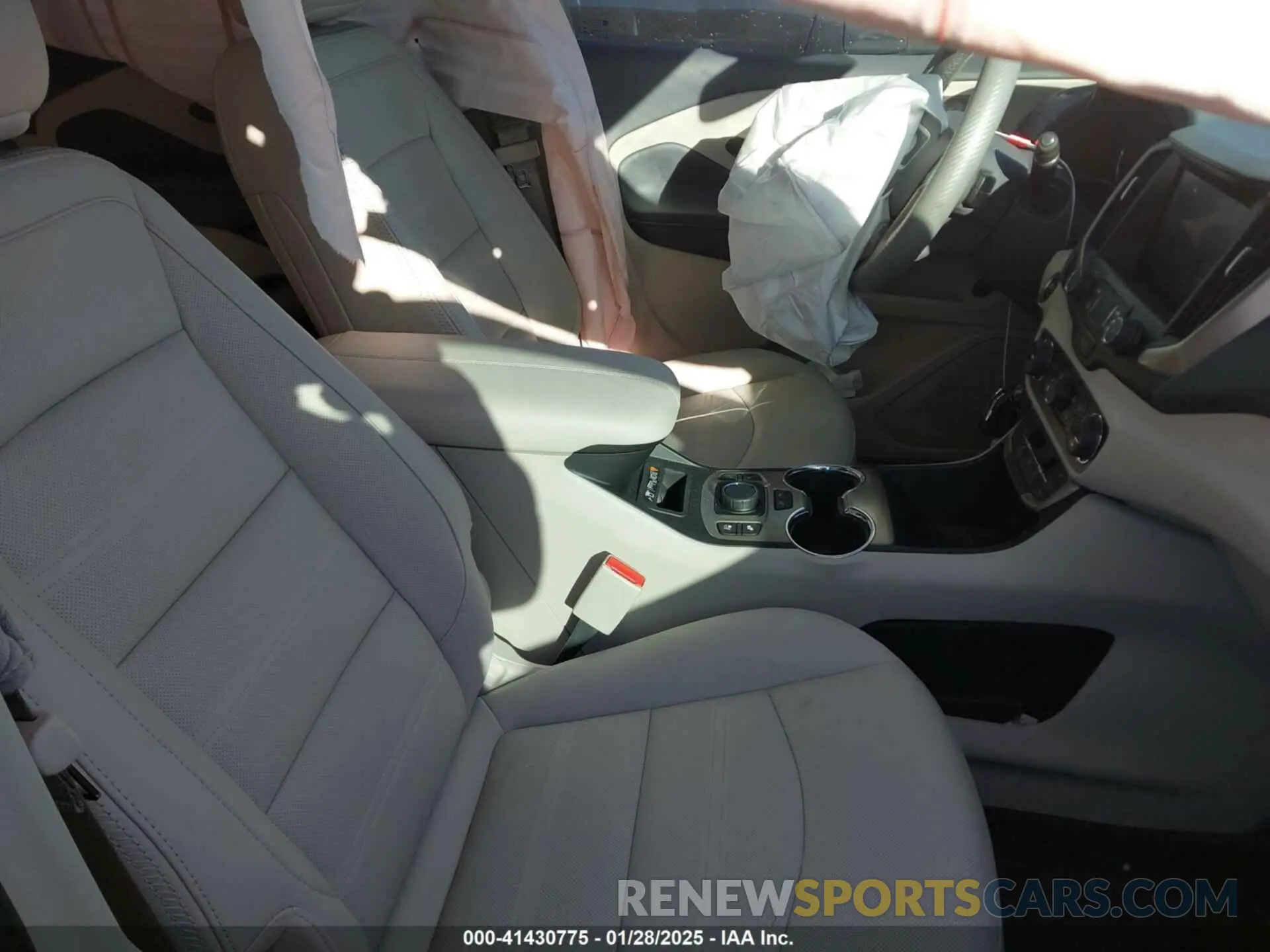 5 fotografías del automóvil dañado 3GKALXEG5PL103720 GMC TERRAIN 2023