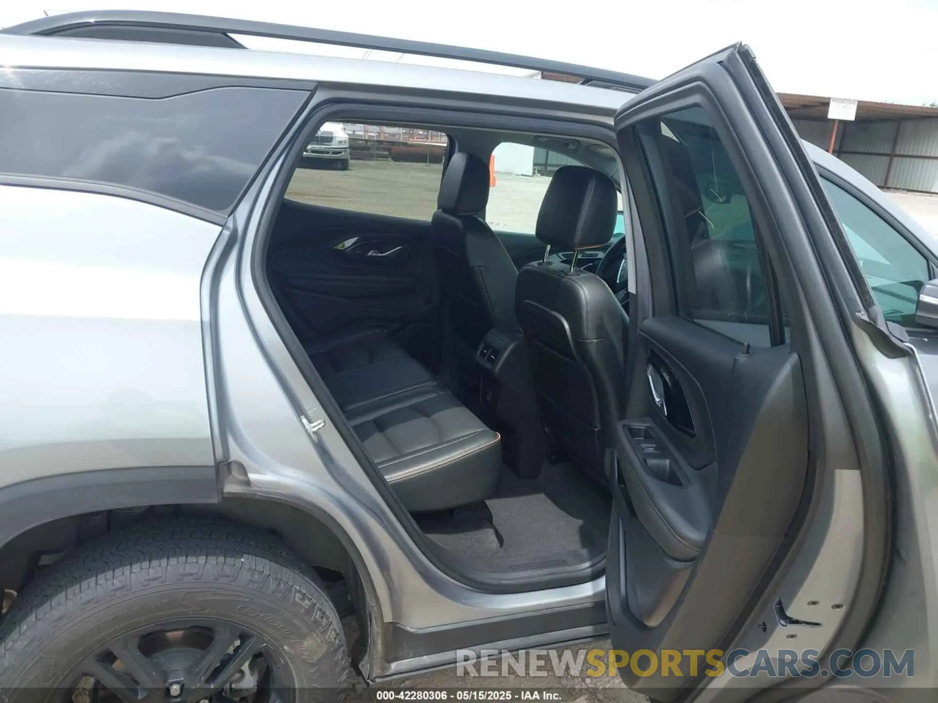 8 fotografías del automóvil dañado 3GKALYEG5PL257964 GMC TERRAIN 2023