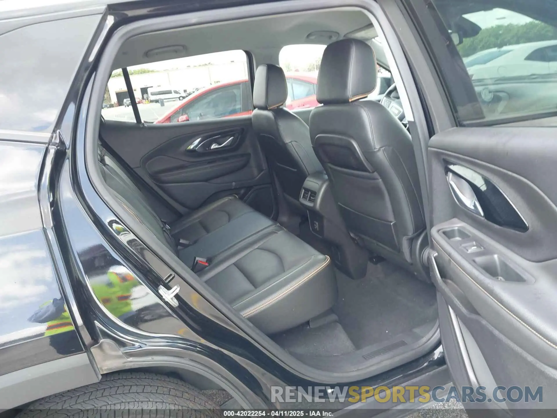 8 fotografías del automóvil dañado 3GKALYEG7PL250238 GMC TERRAIN 2023