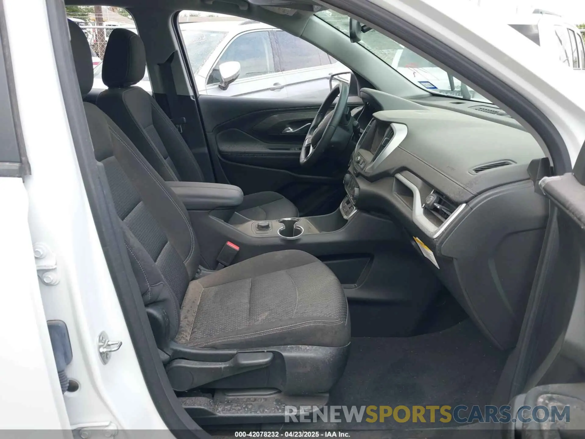 5 fotografías del automóvil dañado 3GKALMEG0RL298742 GMC TERRAIN 2024